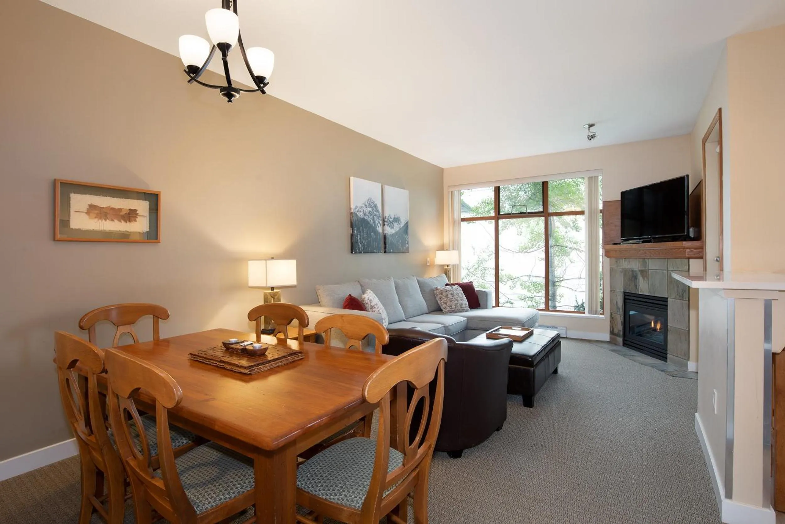 TV and multimedia in Northstar at Stoney Creek by Whiski Jack