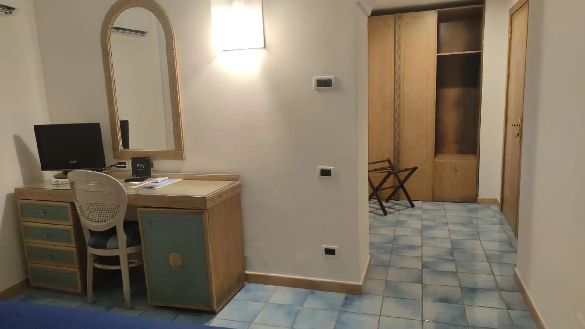 TV and multimedia in Albergo Italia - Beach Hotel