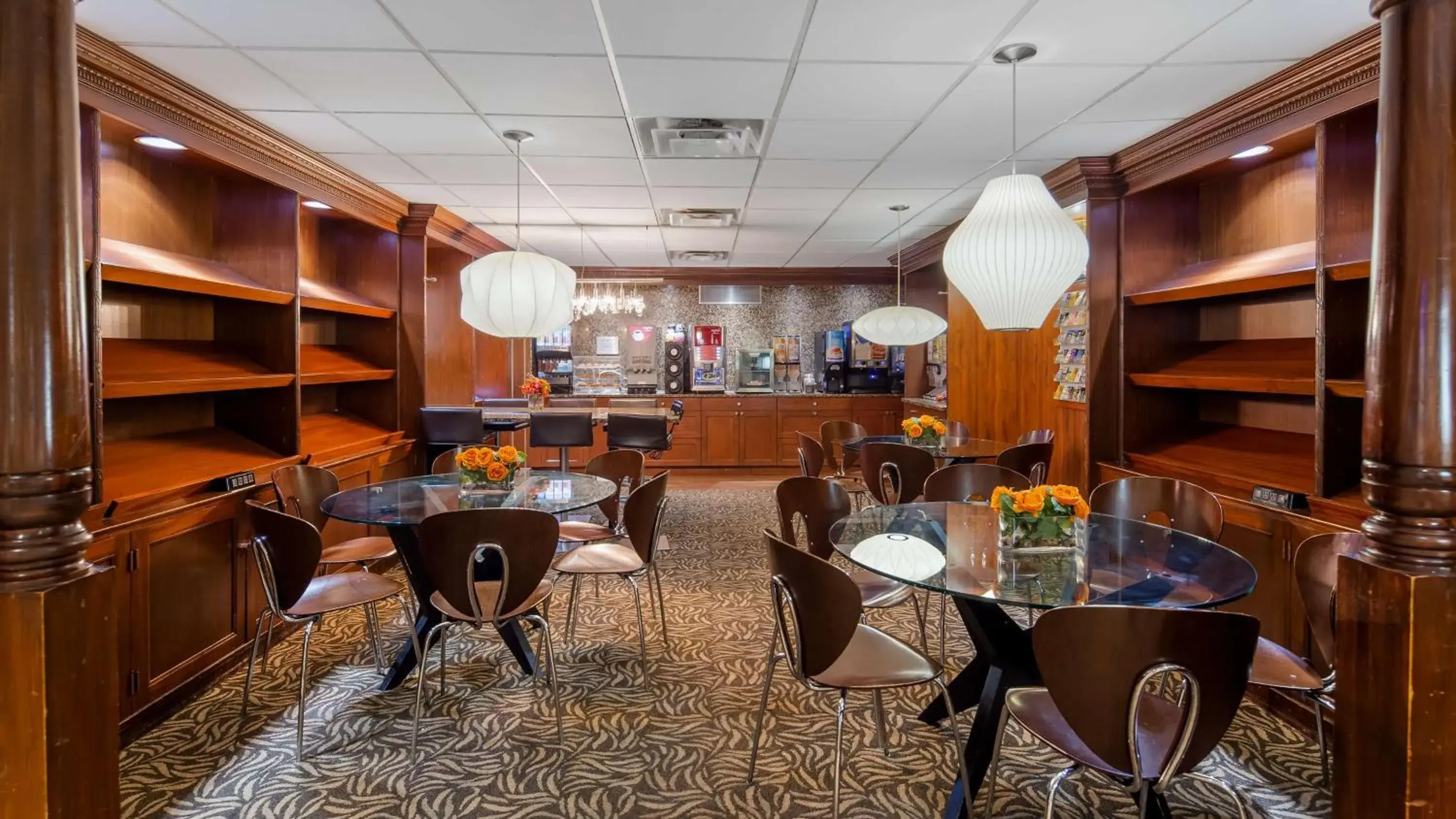 Restaurant/places to eat in Robert Treat Hotel Restaurant/places to eat in Robert Treat Hotel