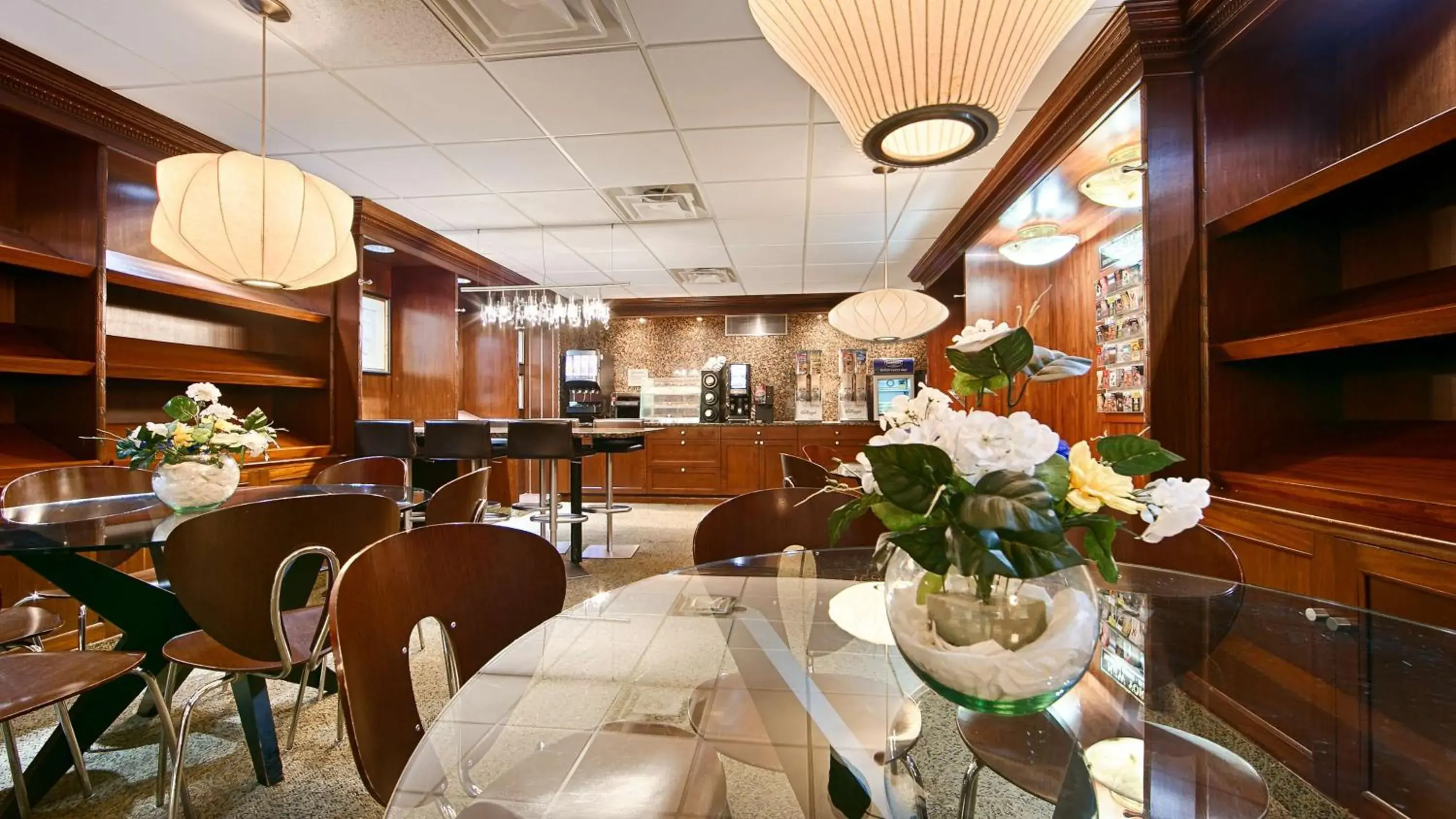 Restaurant/places to eat in Robert Treat Hotel Restaurant/places to eat in Robert Treat Hotel