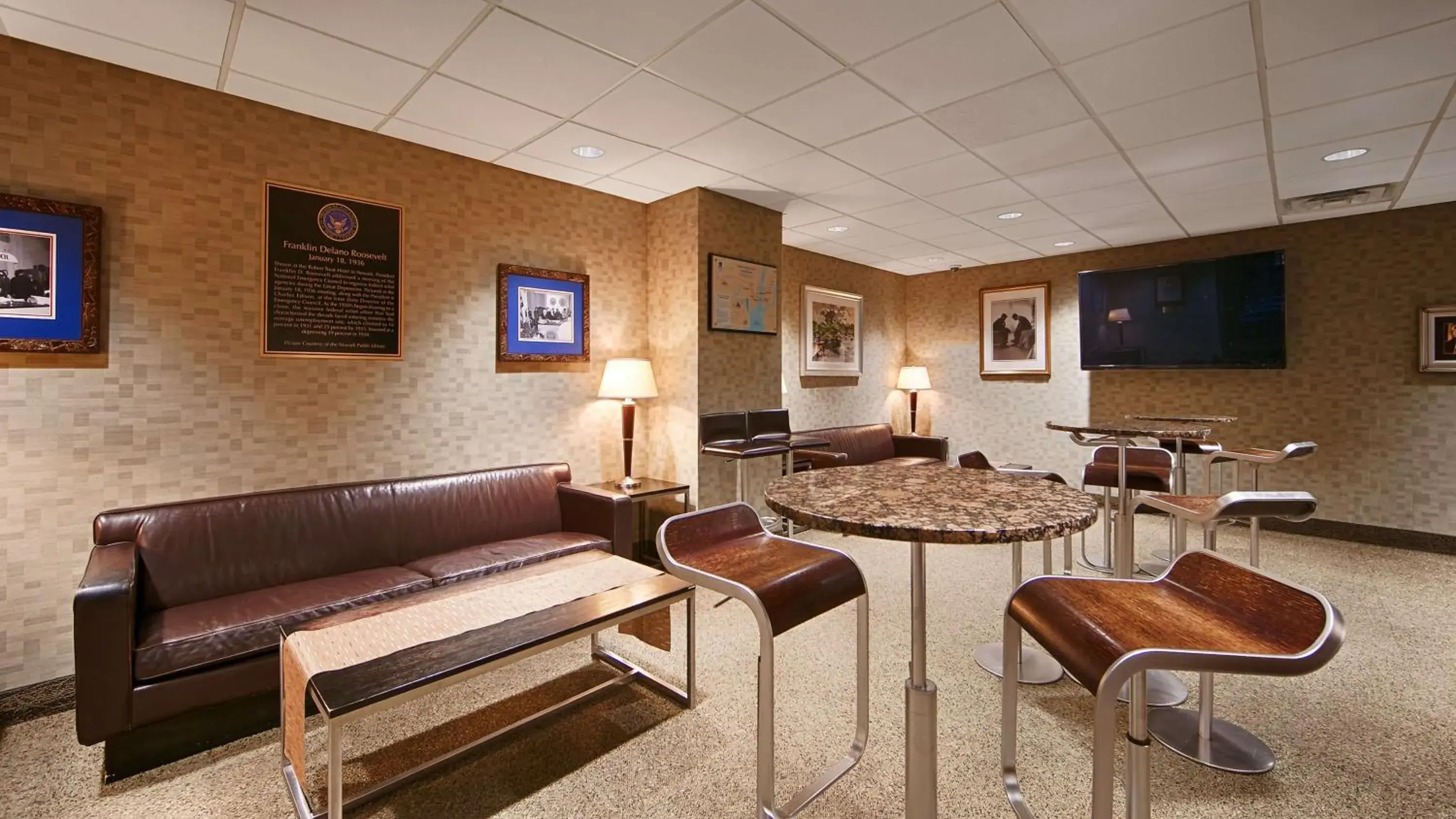 Restaurant/places to eat in Robert Treat Hotel Restaurant/places to eat in Robert Treat Hotel