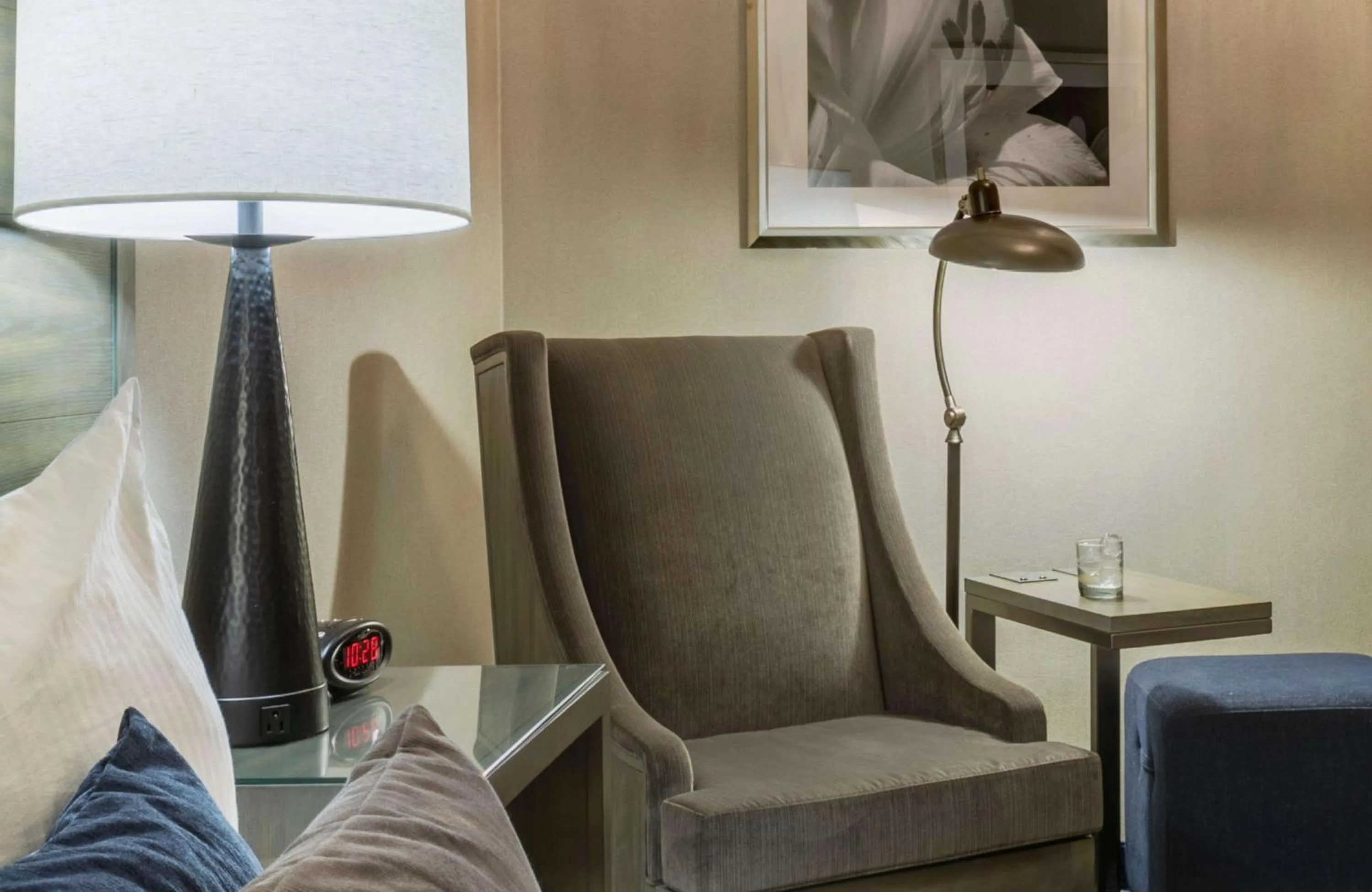 Bedroom in Robert Treat Hotel