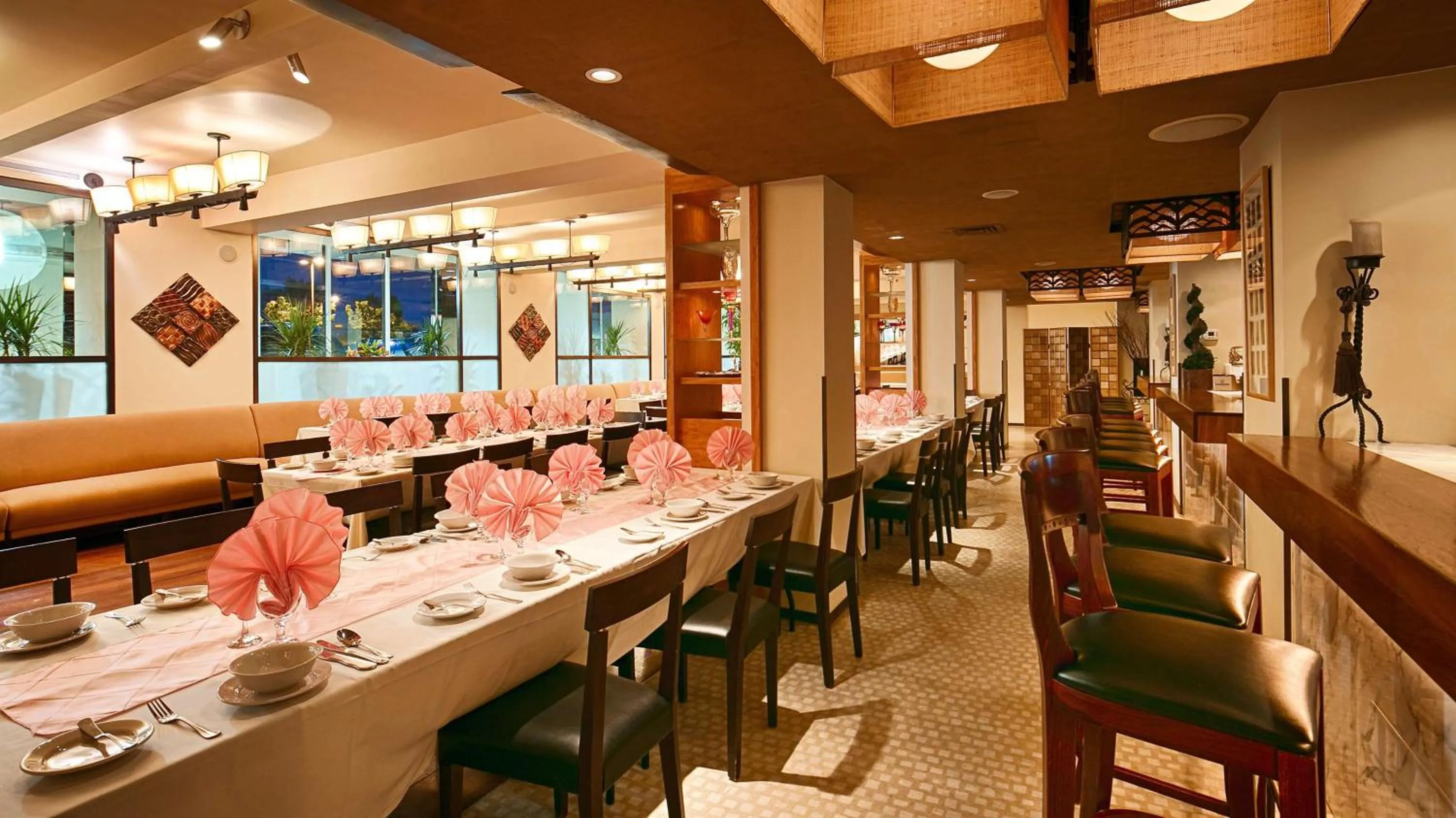 Restaurant/places to eat in Robert Treat Hotel