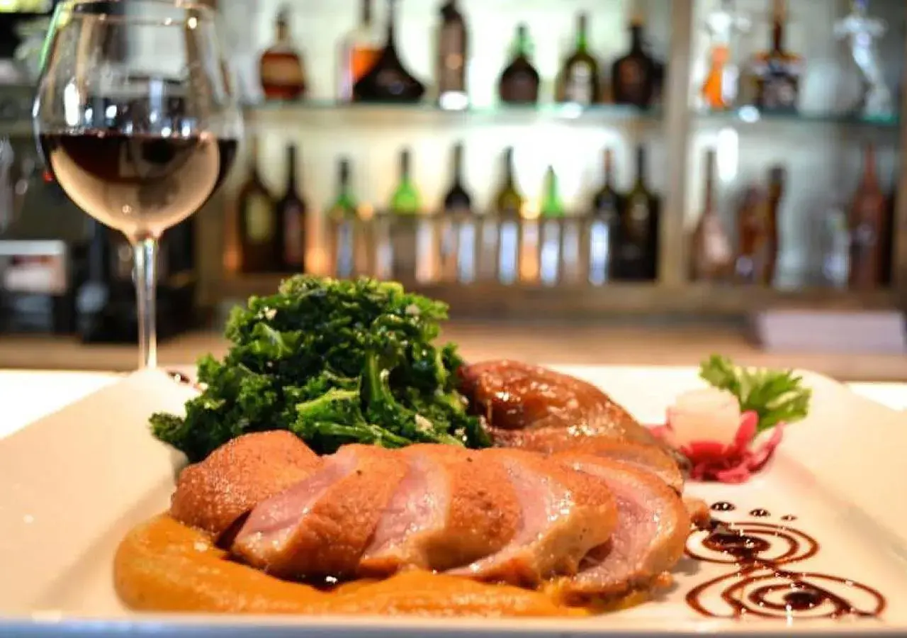 Restaurant/places to eat in Robert Treat Hotel Restaurant/places to eat in Robert Treat Hotel