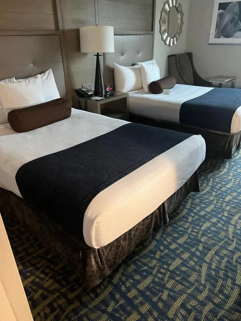 Bedroom, Bed in Robert Treat Hotel