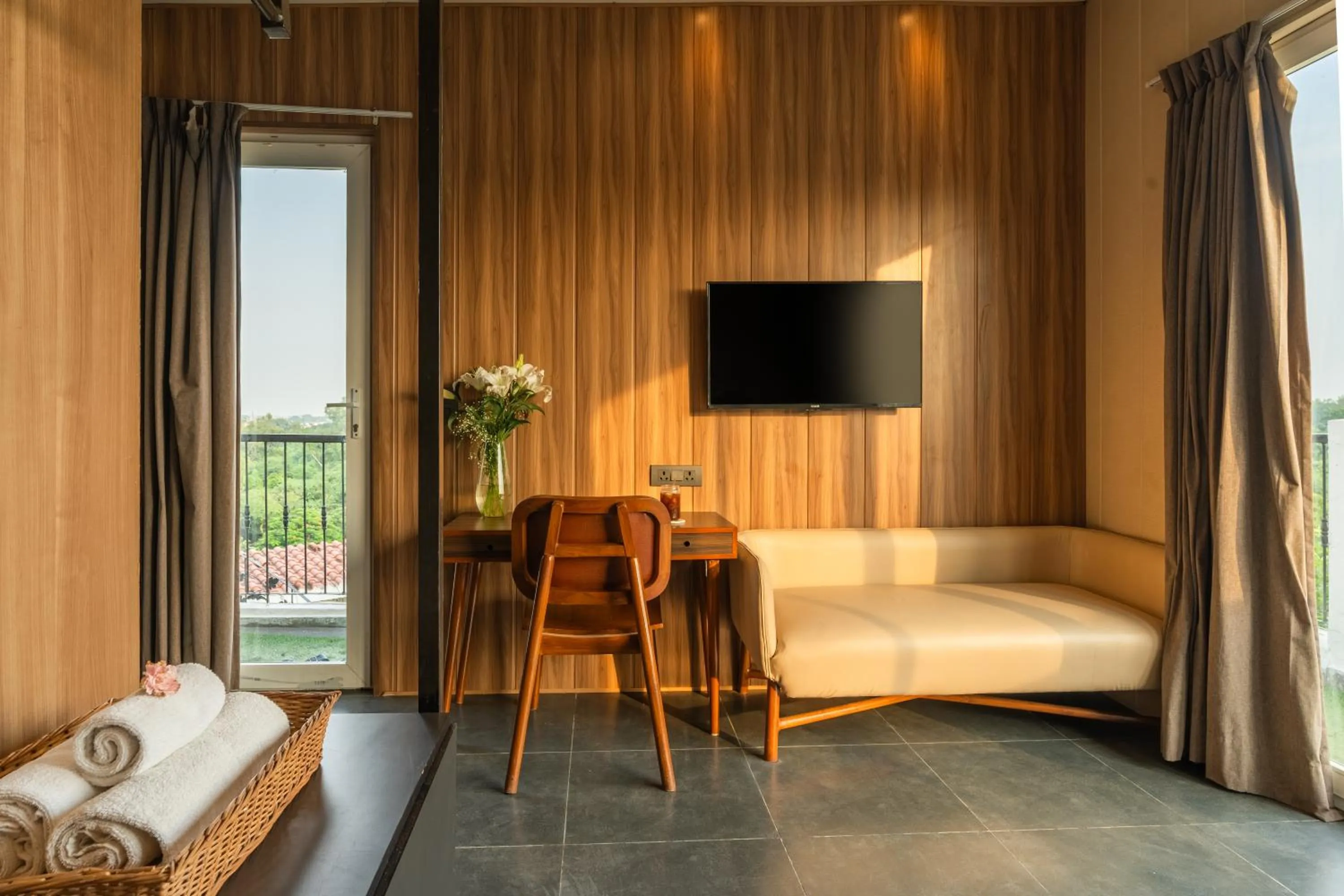 TV and multimedia, Bed in Minimalist One Hauz Khas Village