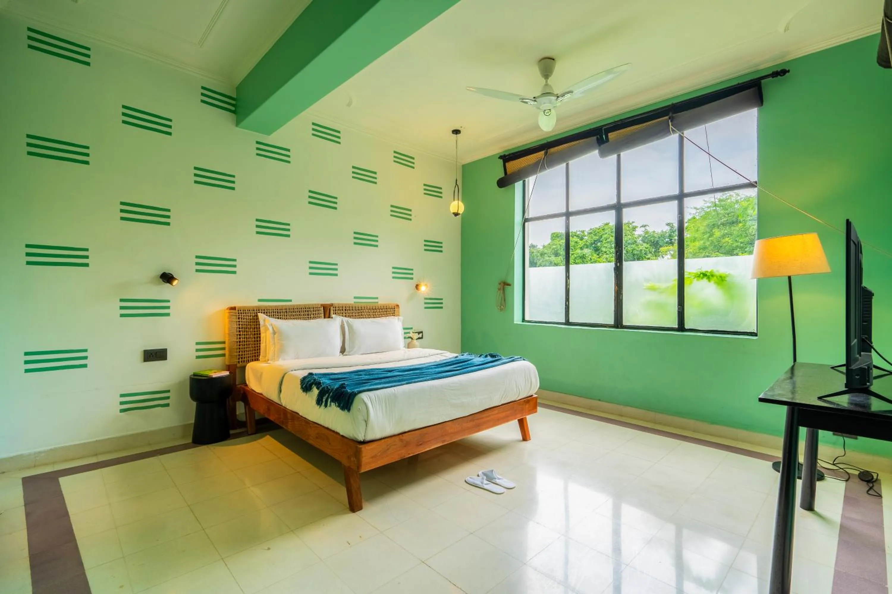 Photo of the whole room, Bed in Minimalist One Hauz Khas Village