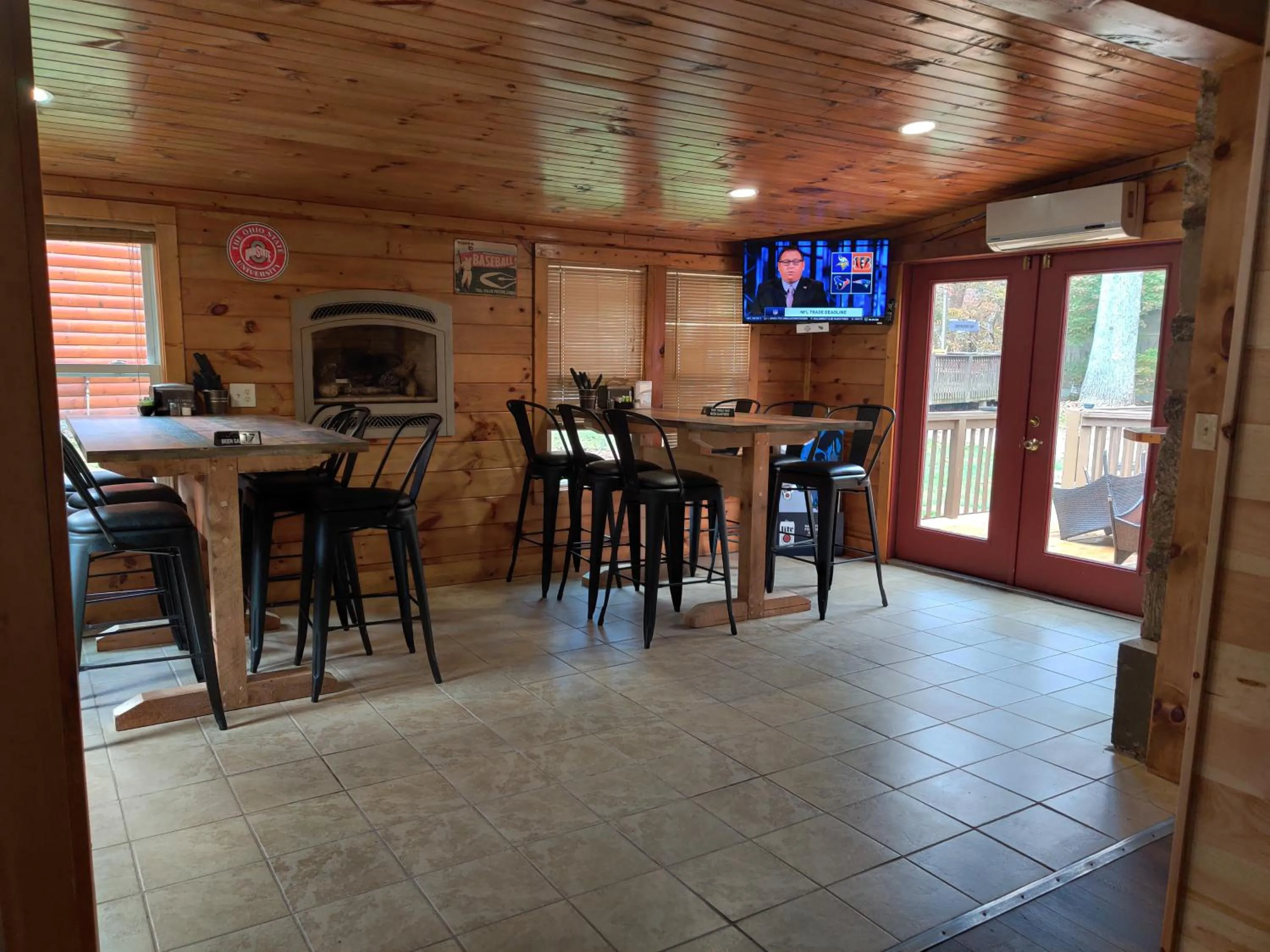 Restaurant/places to eat in Smoky Falls Lodge