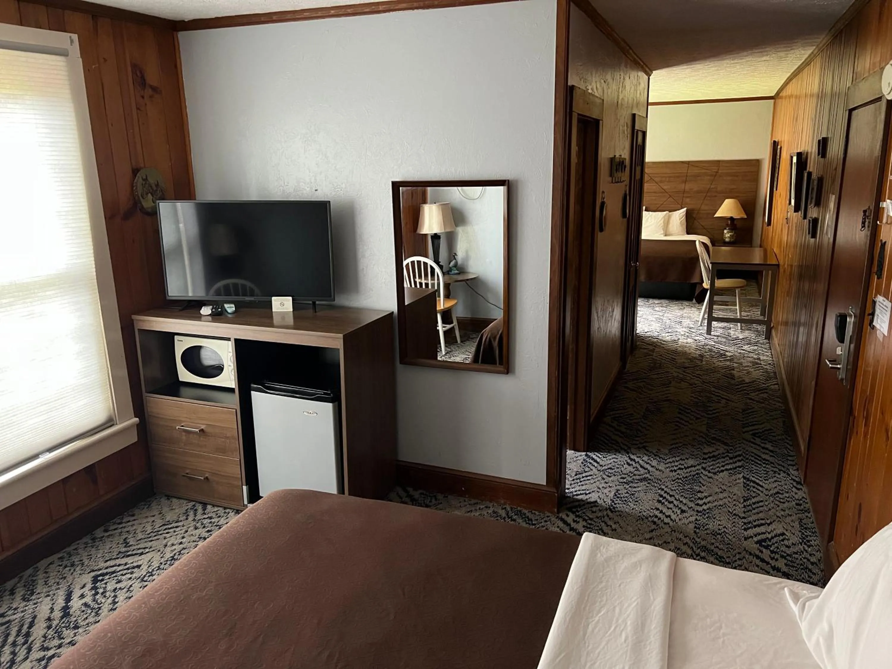 Bed in Smoky Falls Lodge