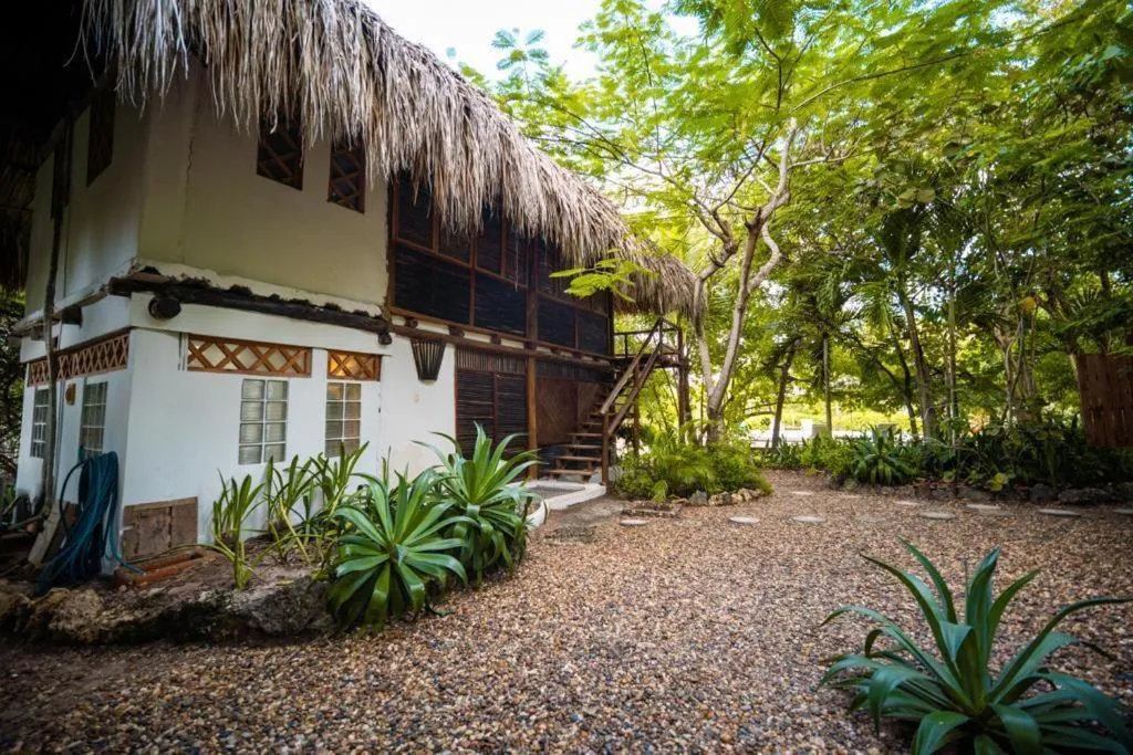 Property building in Hotel Playa Scondida Barú