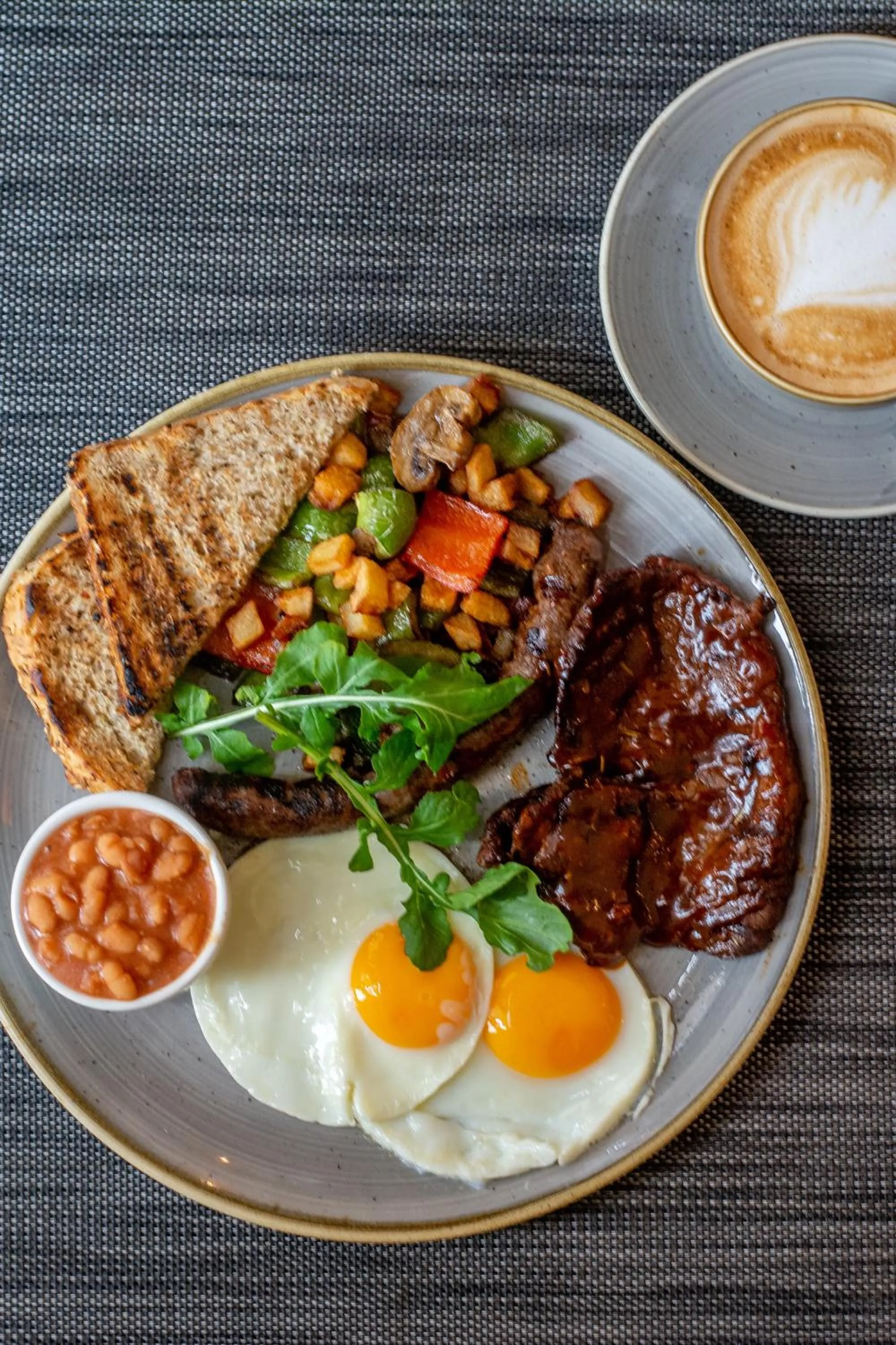 Restaurant/places to eat in Bay View Resort Hotel Namibia