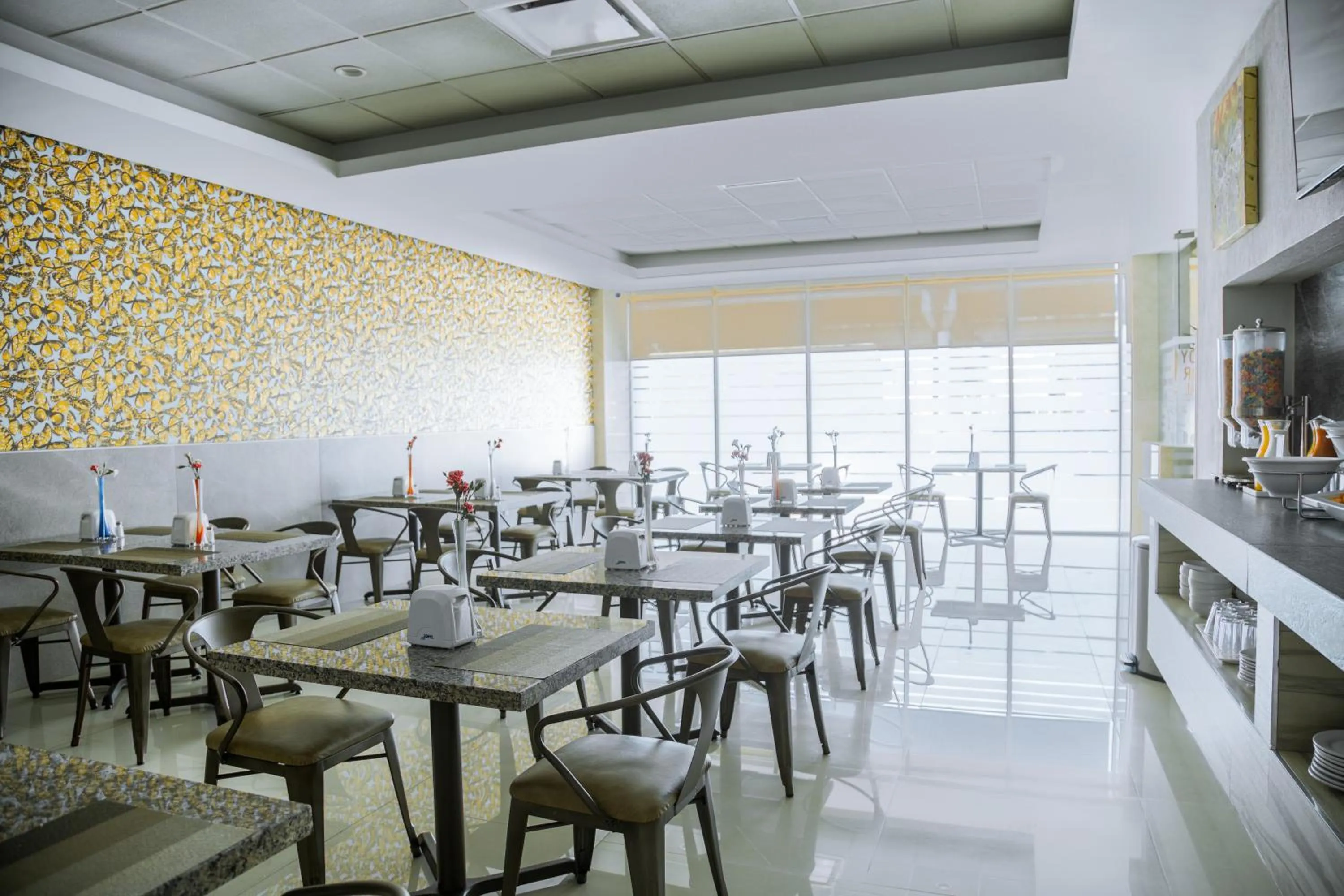 Buffet breakfast in Hotel Expo Abastos