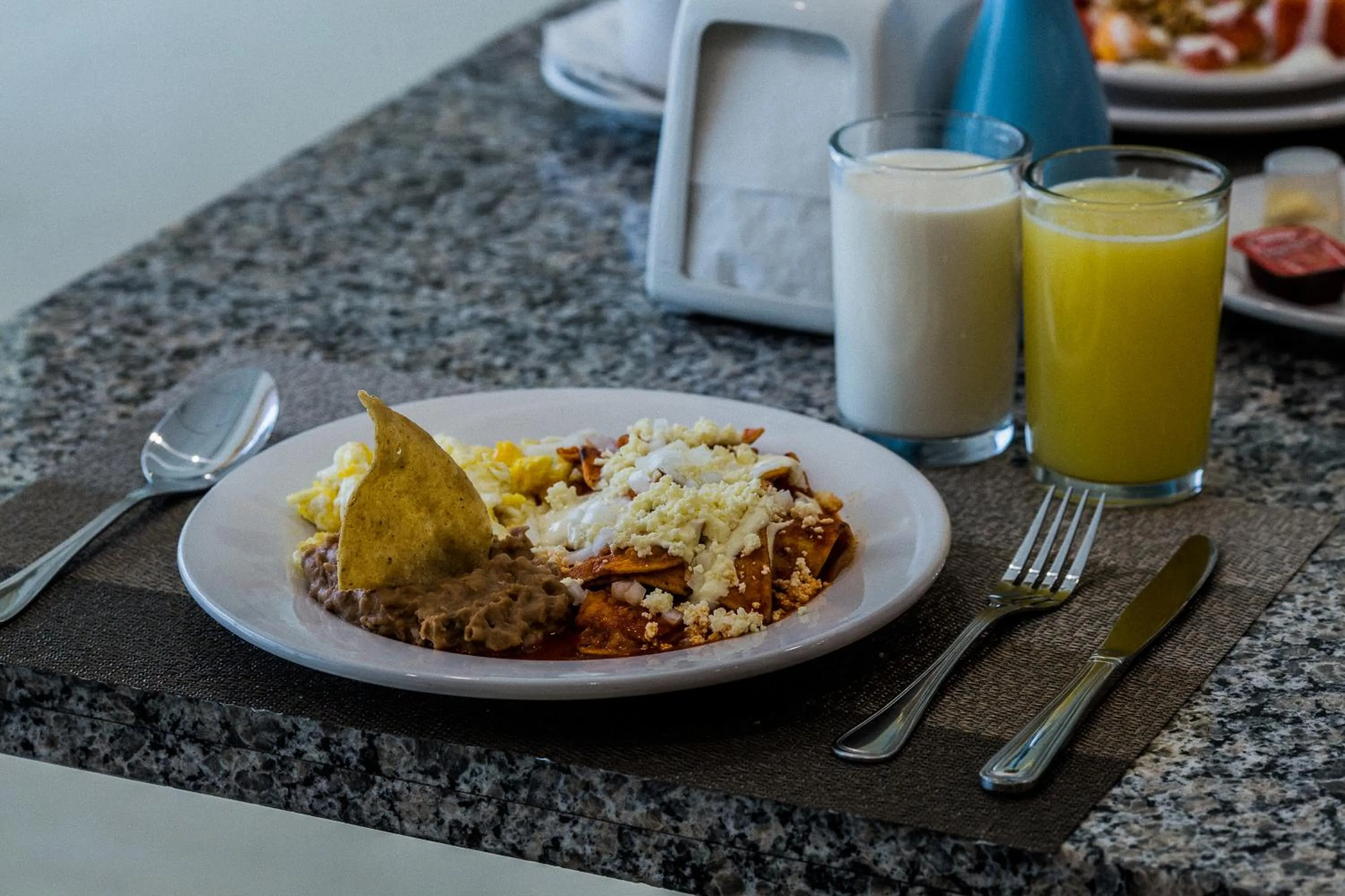 Continental breakfast in Hotel Expo Abastos