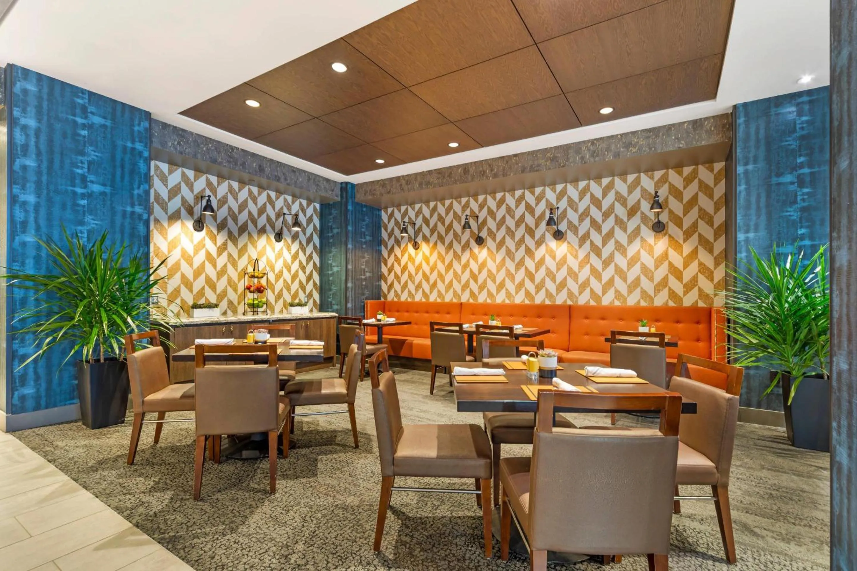 Restaurant/places to eat in Cambria Hotel Philadelphia Downtown - Center City