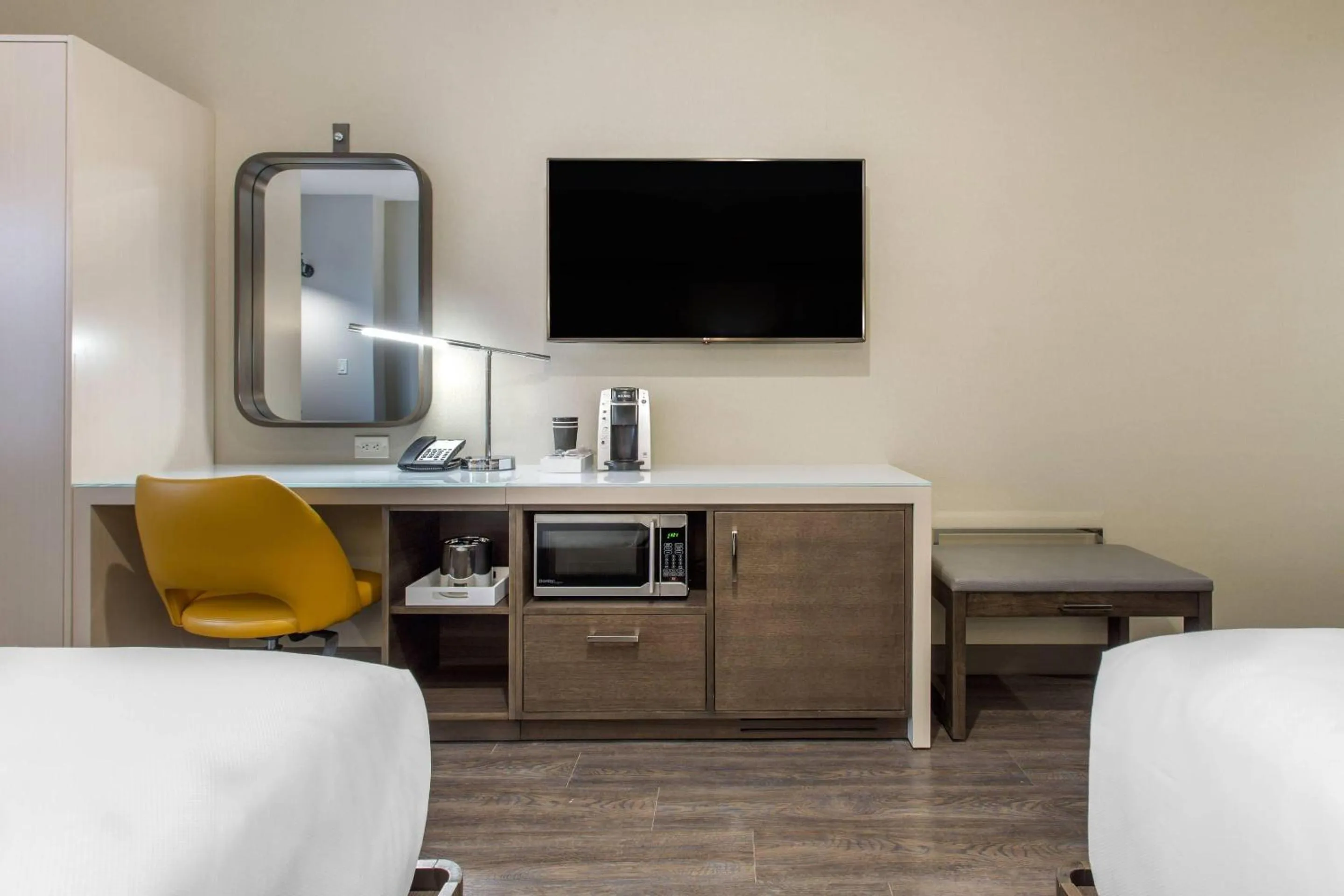 Bedroom, Bed in Cambria Hotel Philadelphia Downtown - City Center