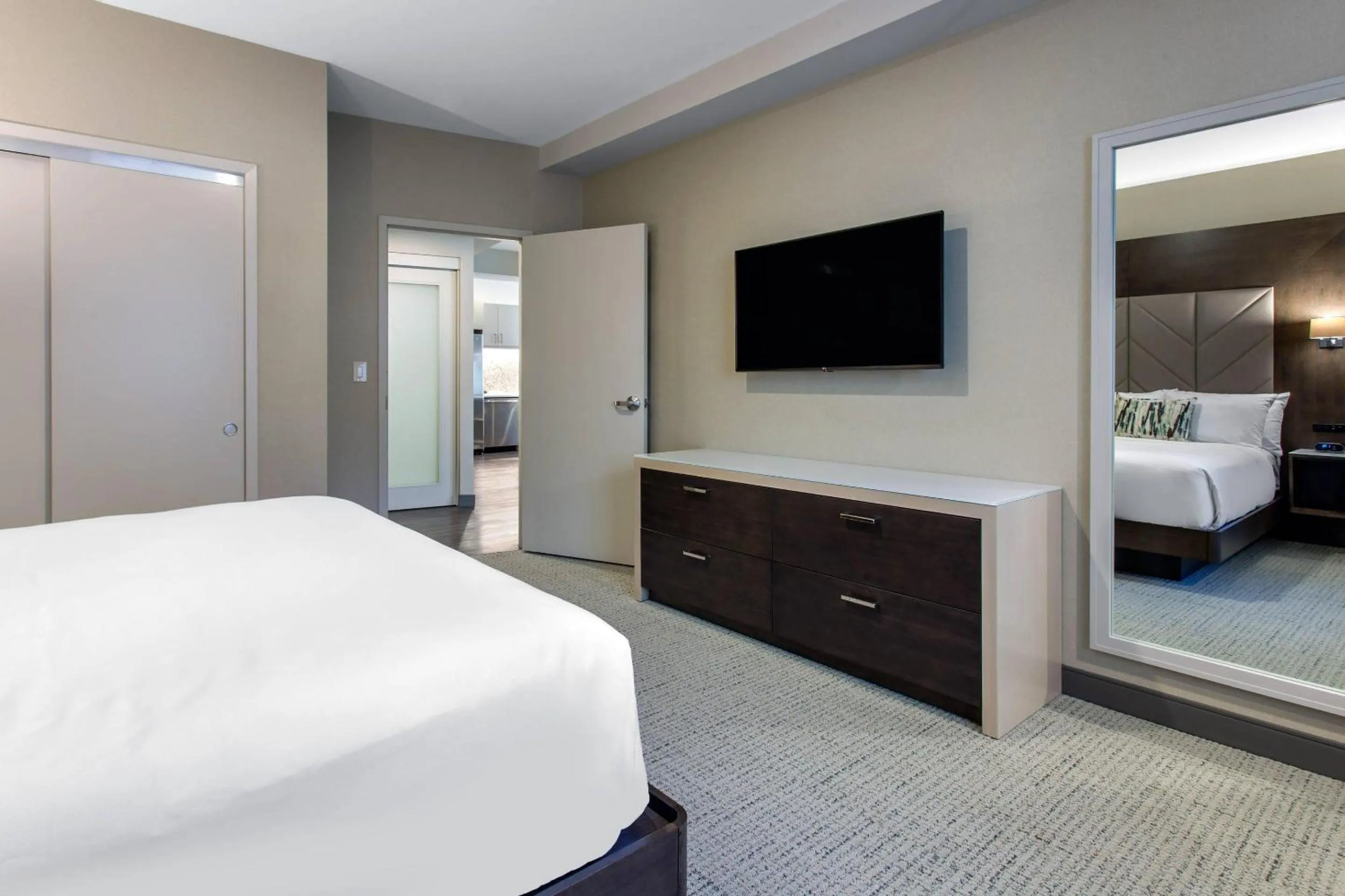 Bedroom, Bed in Cambria Hotel Philadelphia Downtown - City Center