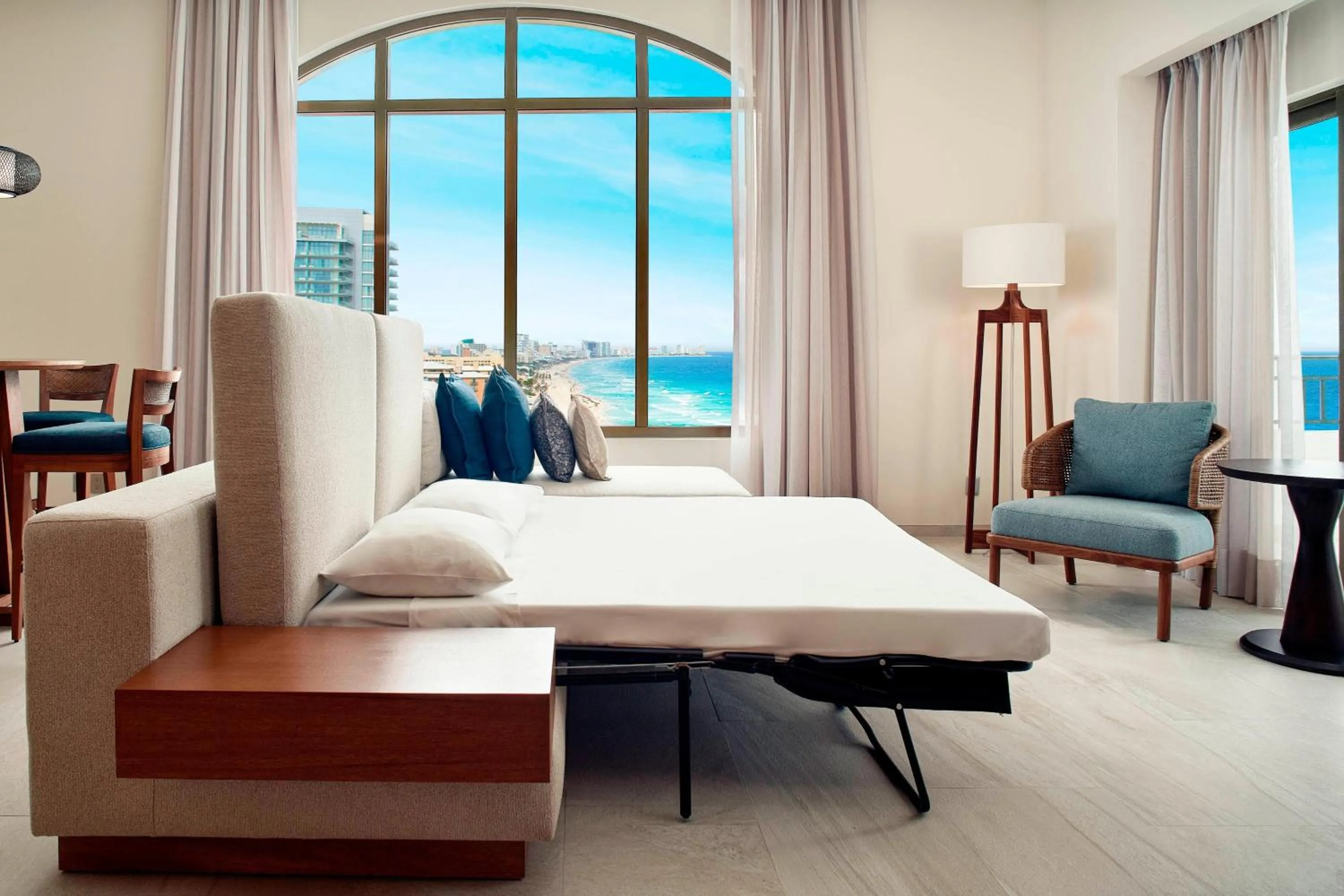 Photo of the whole room, Bed in JW Marriott Cancun Resort & Spa