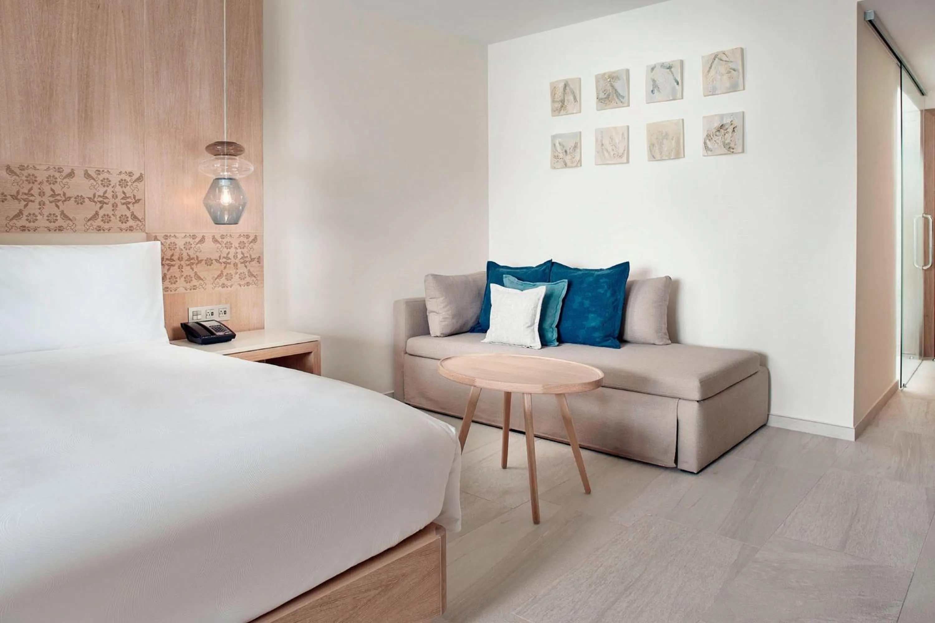 Photo of the whole room, Bed in JW Marriott Cancun Resort & Spa