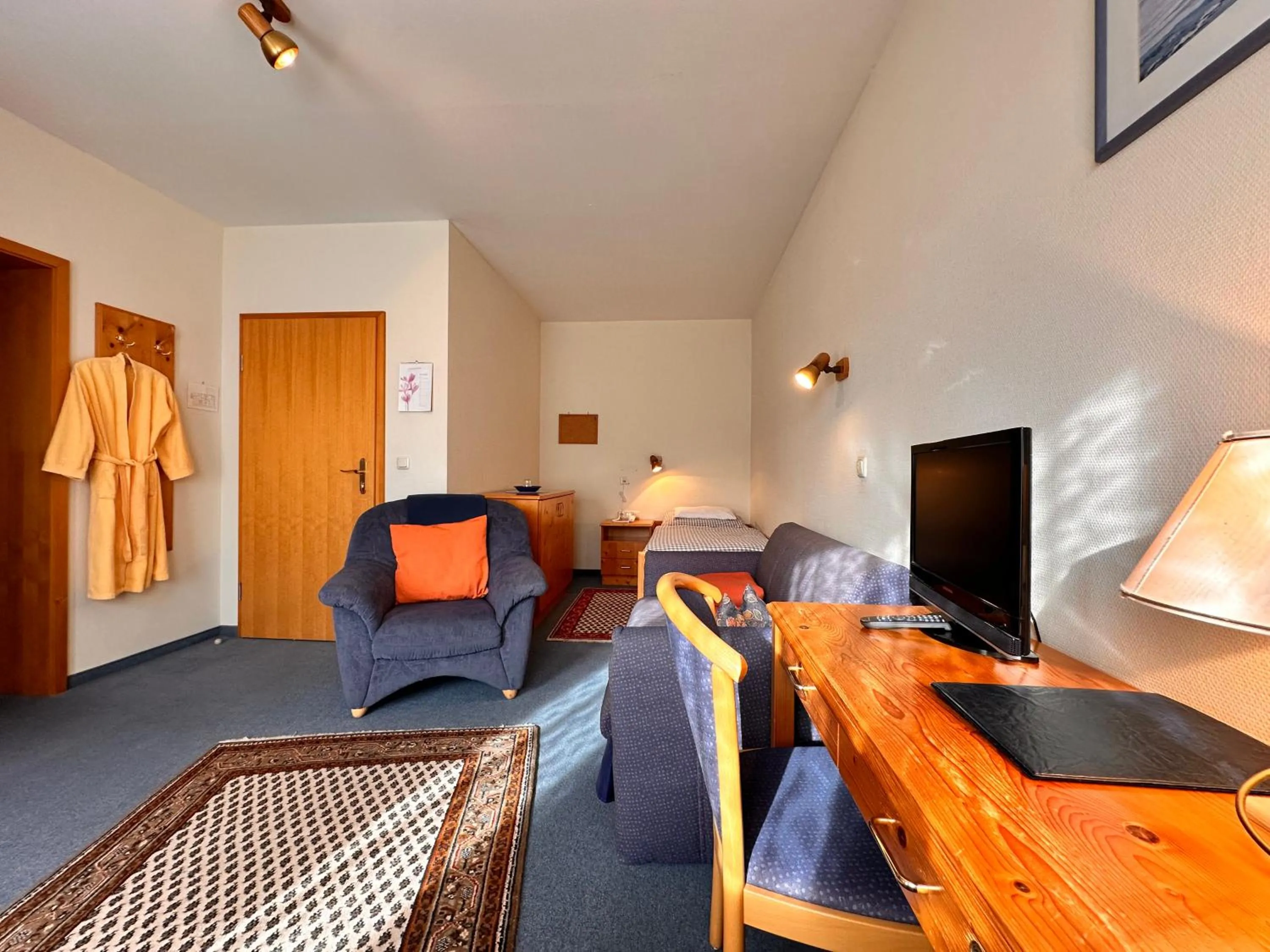 Photo of the whole room in Pension zum Löwen, Parkplatz, Wlan, Zentral