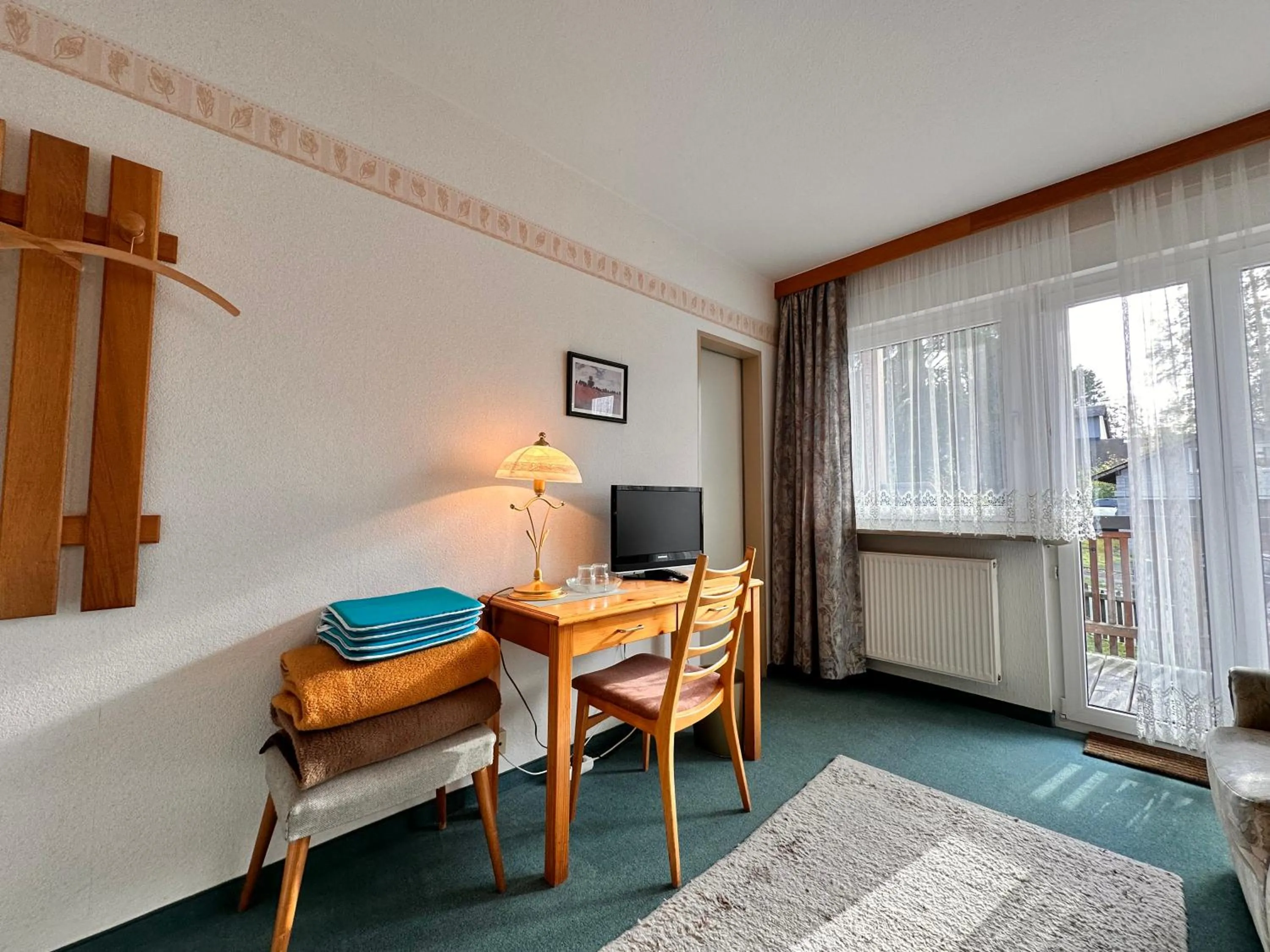 TV and multimedia, Bed in Pension zum Löwen, Parkplatz, Wlan, Zentral