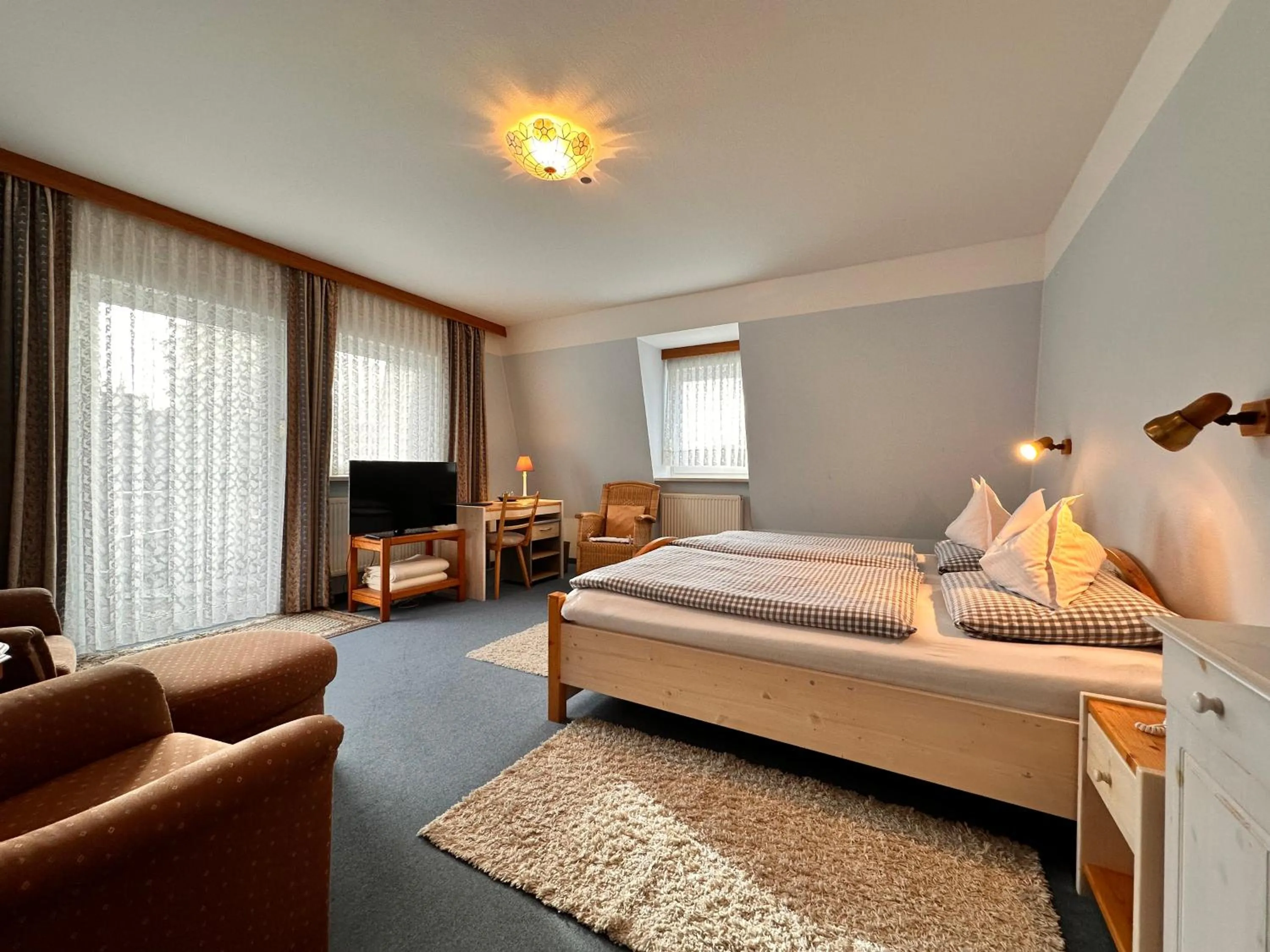 Bed in Pension zum Löwen, Parkplatz, Wlan, Zentral