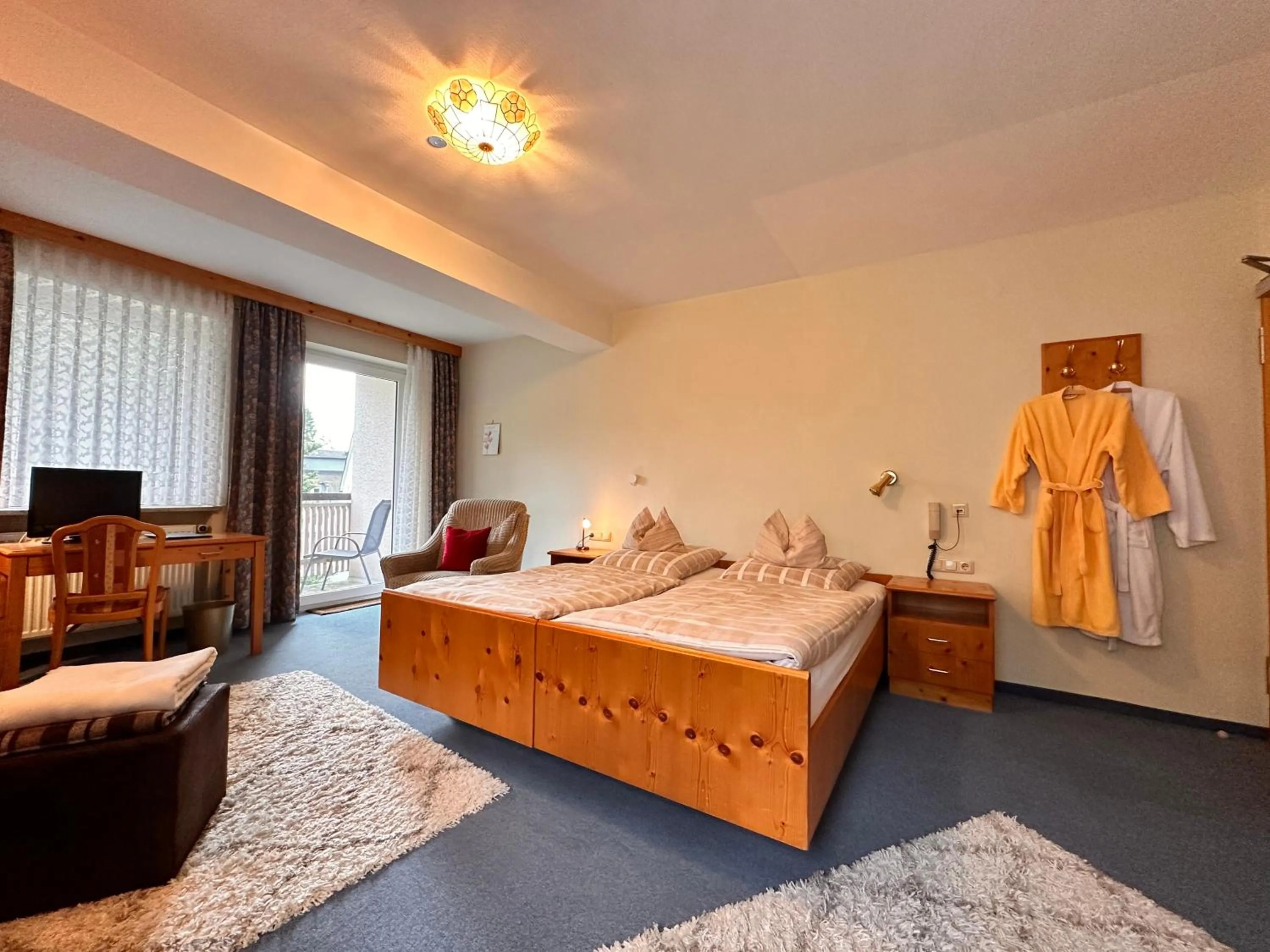 Bed in Pension zum Löwen, Parkplatz, Wlan, Zentral