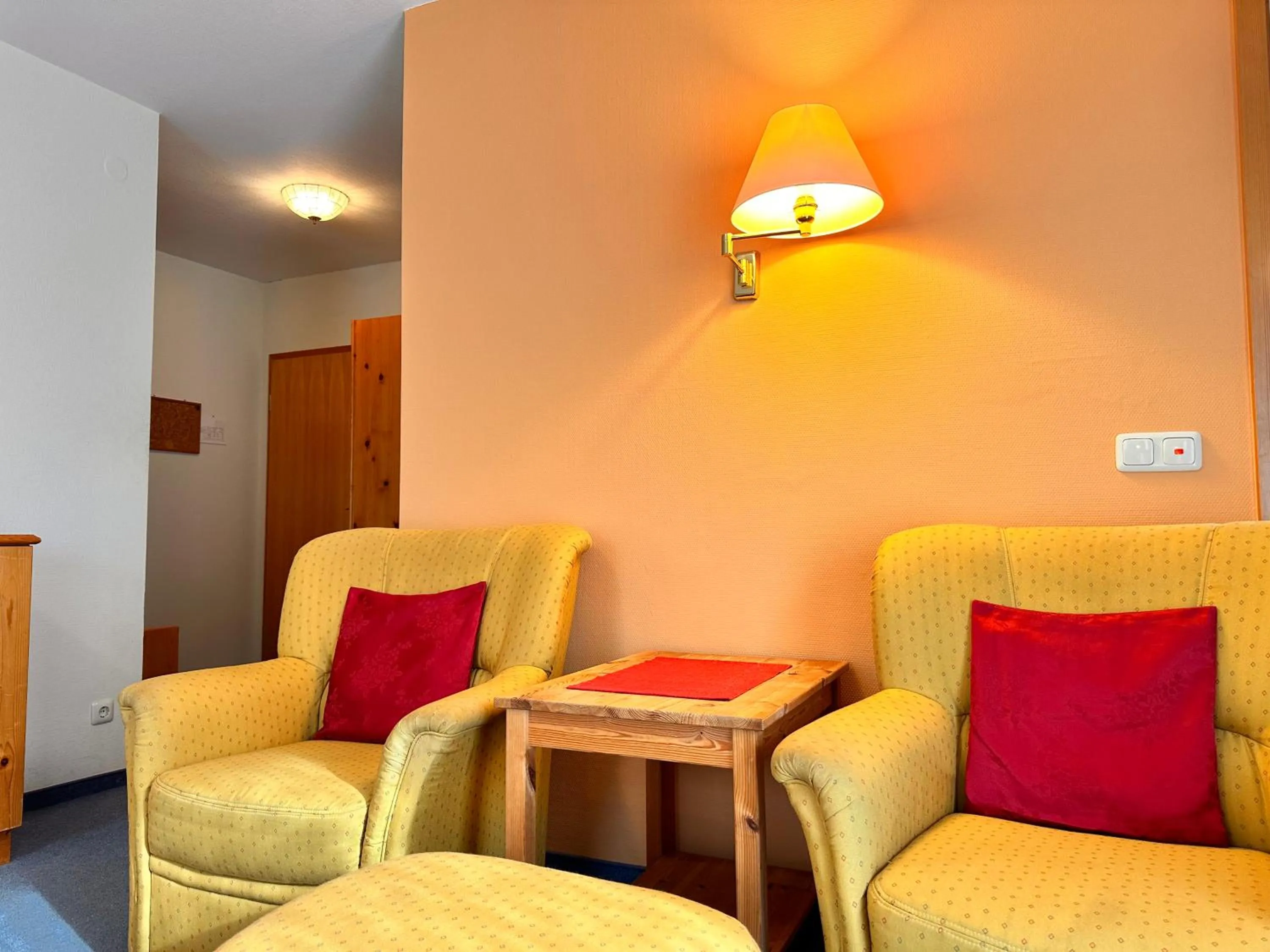 Seating area in Pension zum Löwen, Parkplatz, Wlan, Zentral