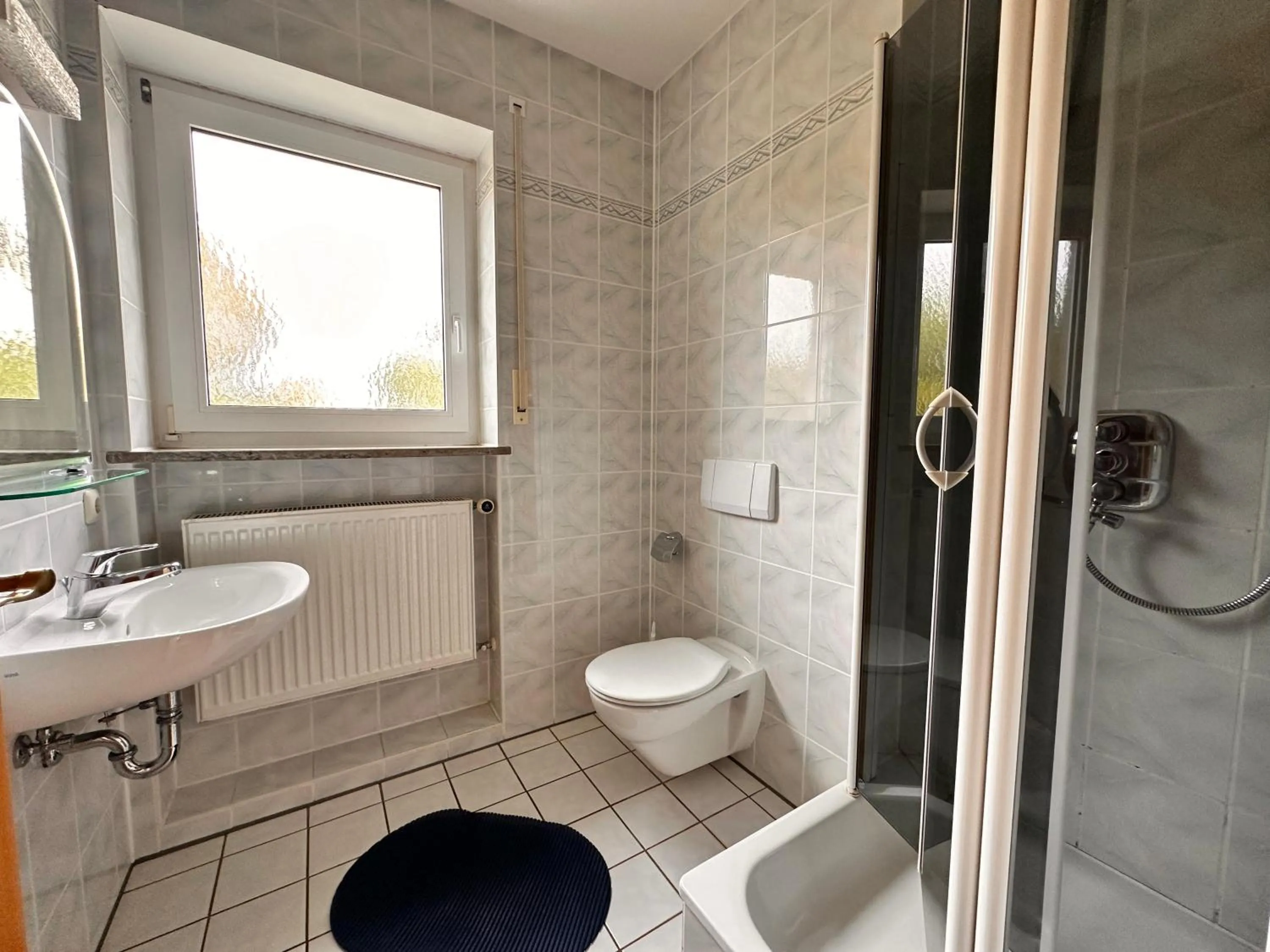 Shower in Pension zum Löwen, Parkplatz, Wlan, Zentral