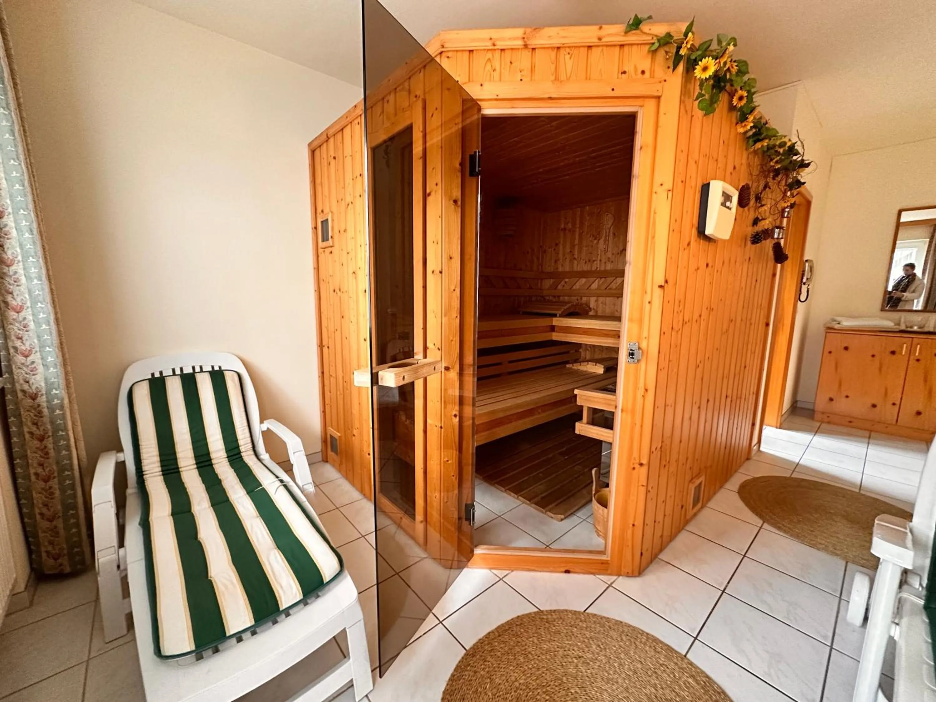 Sauna, Bed in Pension zum Löwen, Parkplatz, Wlan, Zentral