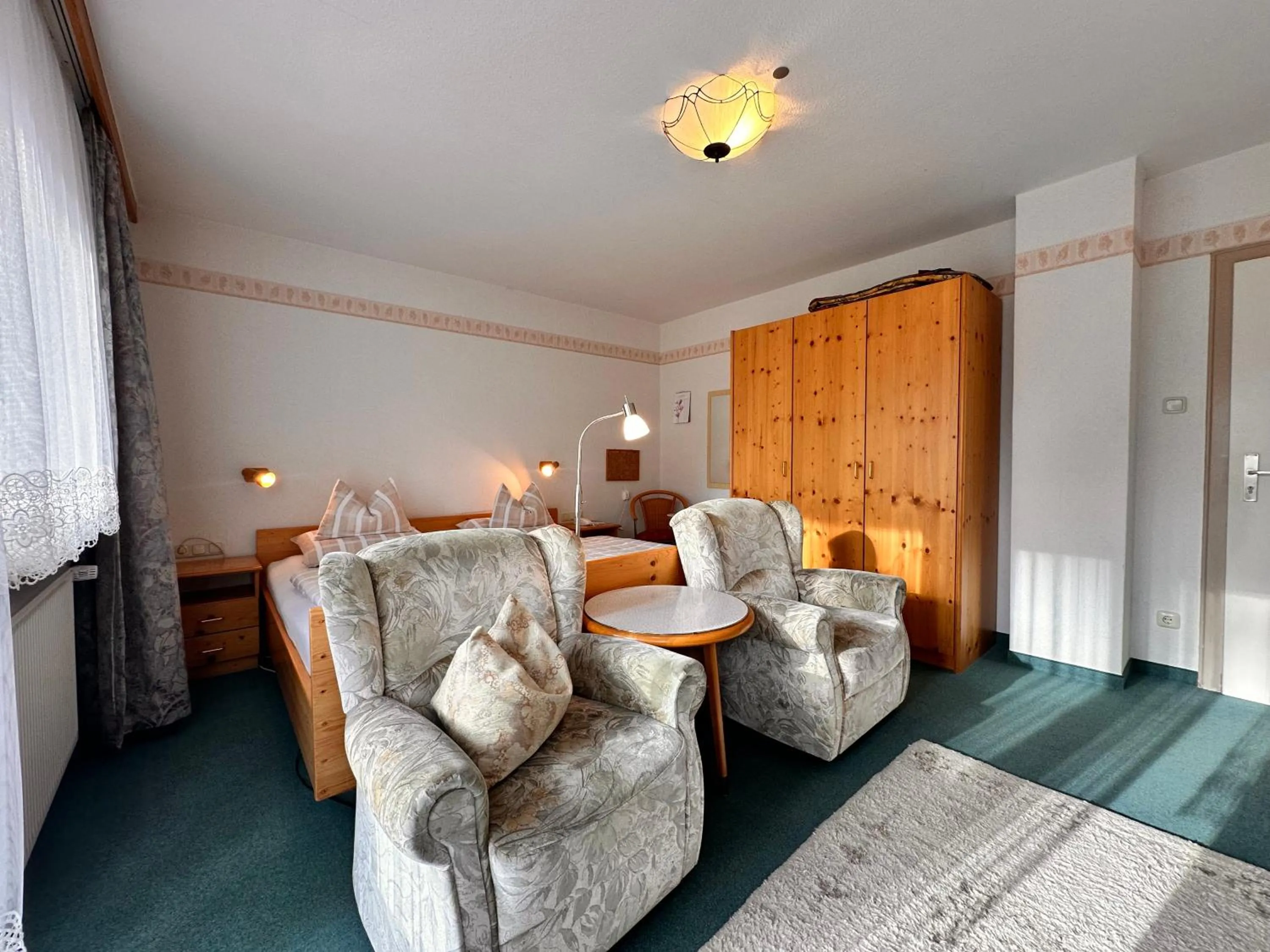Bed in Pension zum Löwen, Parkplatz, Wlan, Zentral