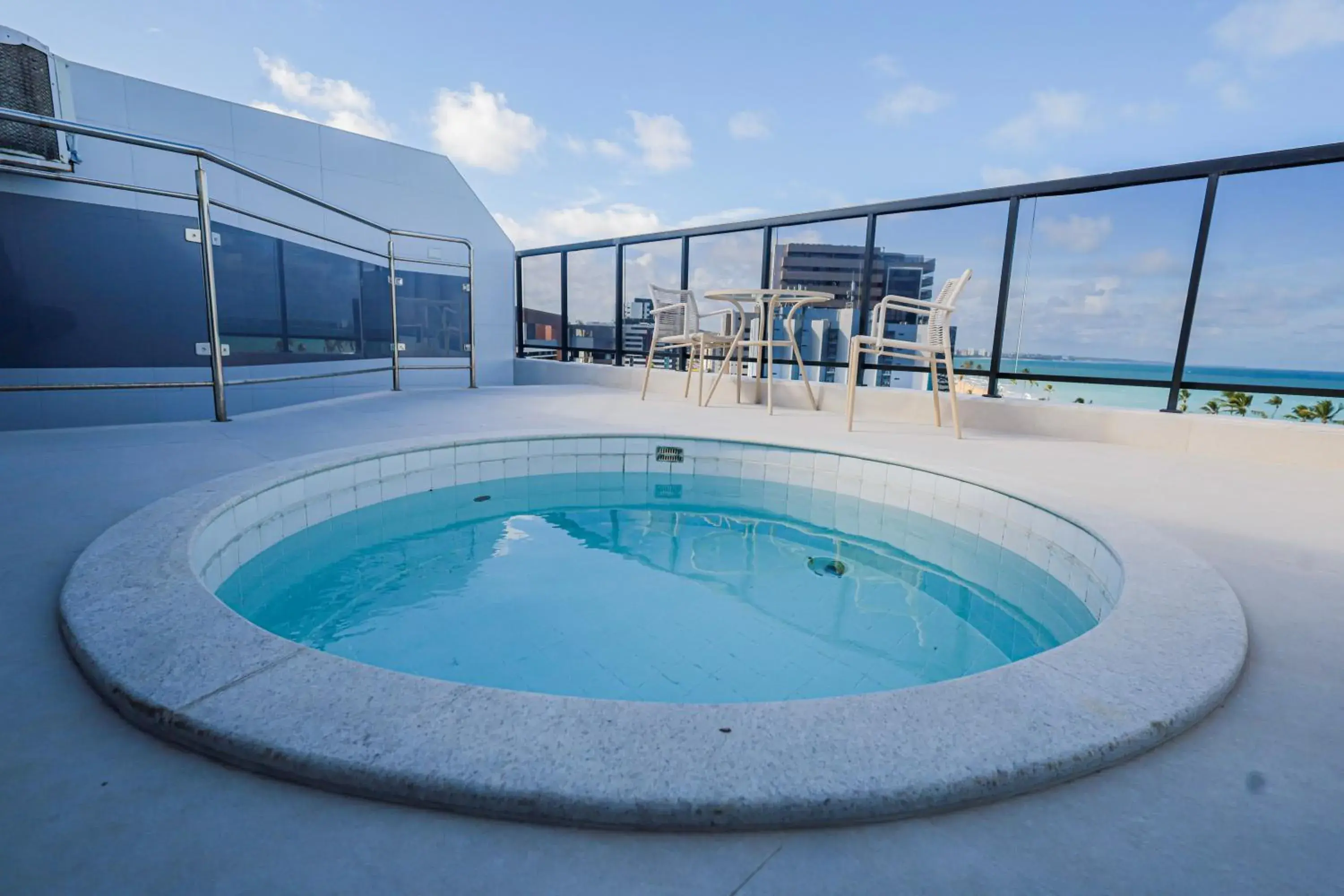 Pool view in Maceió Atlantic Suites Pool view in Maceió Atlantic Suites