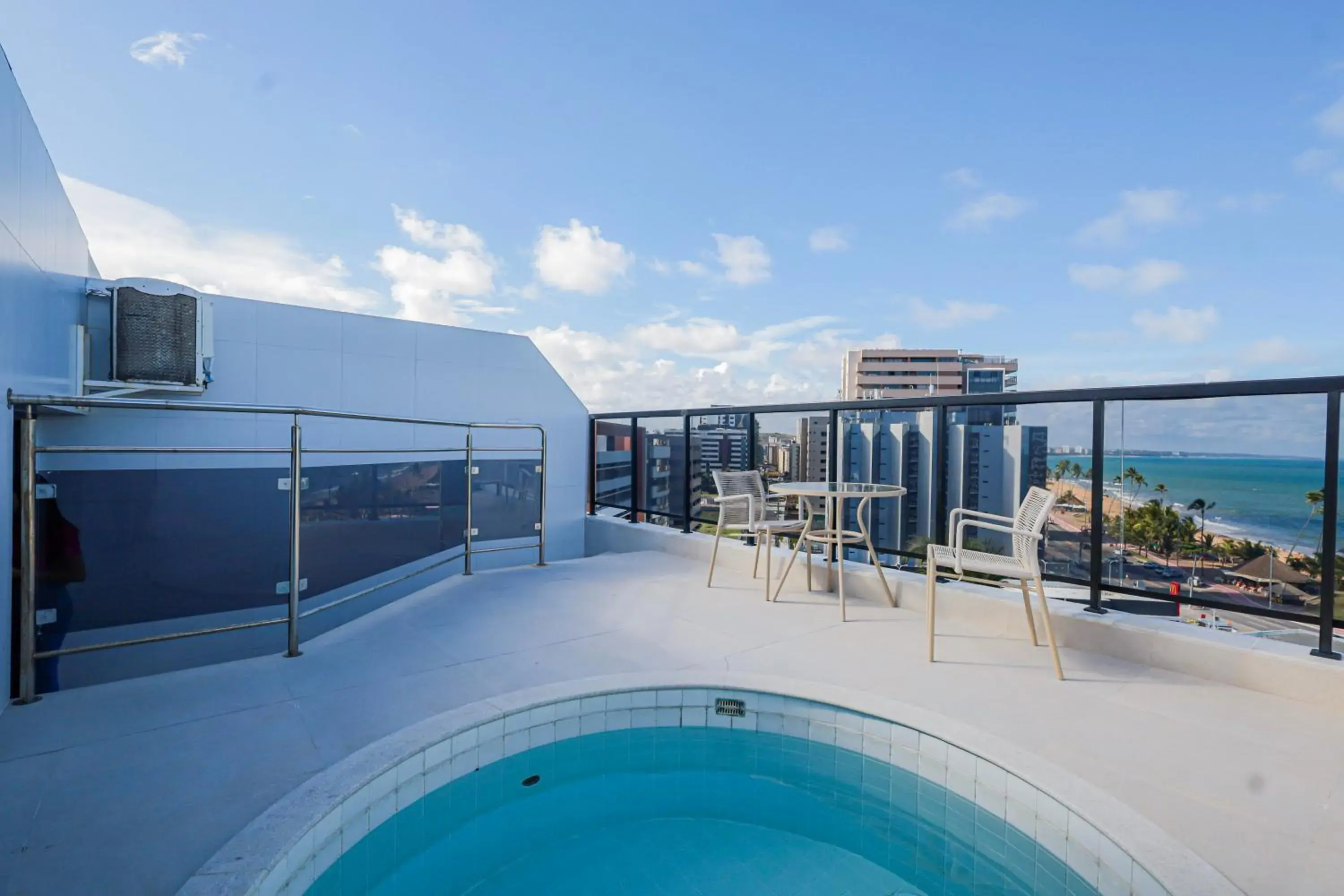 Pool view in Maceió Atlantic Suites Pool view in Maceió Atlantic Suites