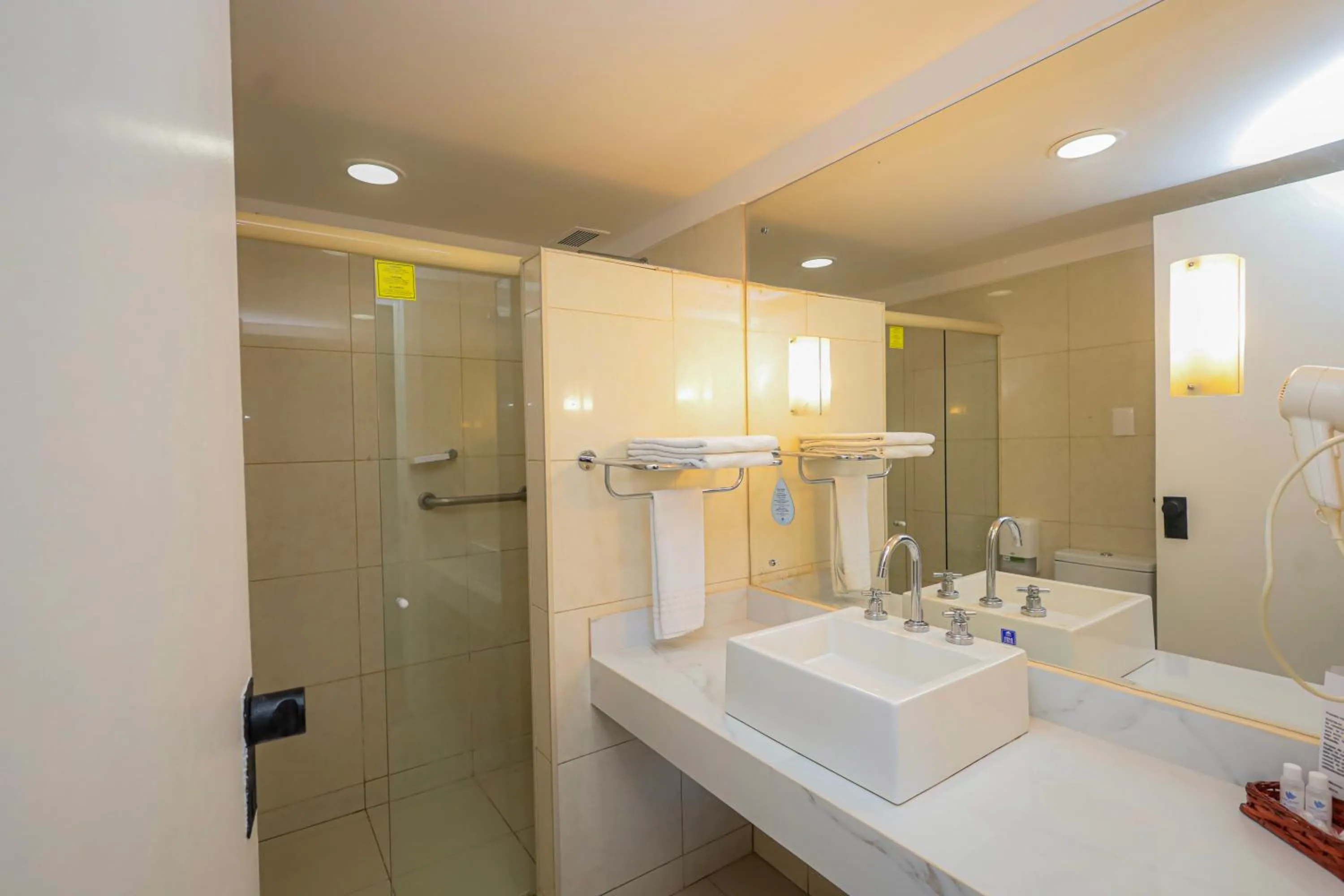 Bathroom in Maceió Atlantic Suites