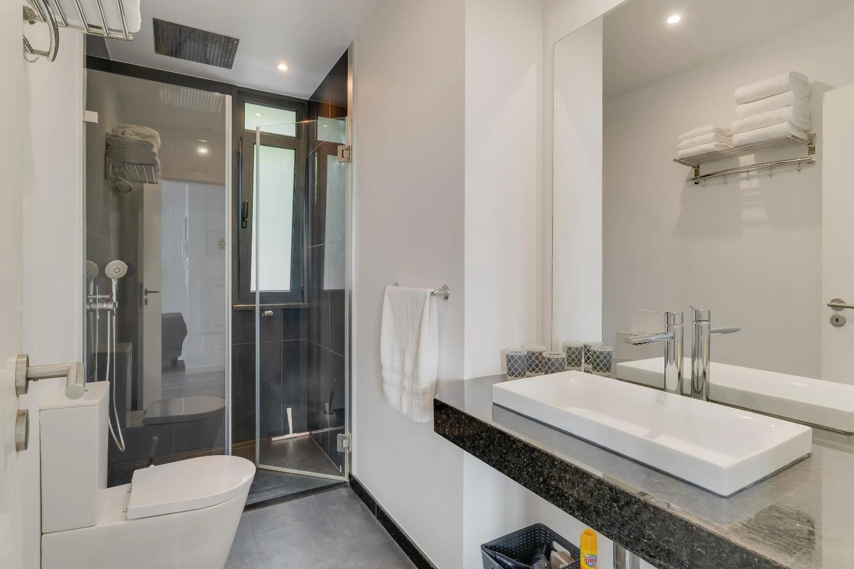 Bathroom in Lazareto Apartment by Holiday Rental Madeira