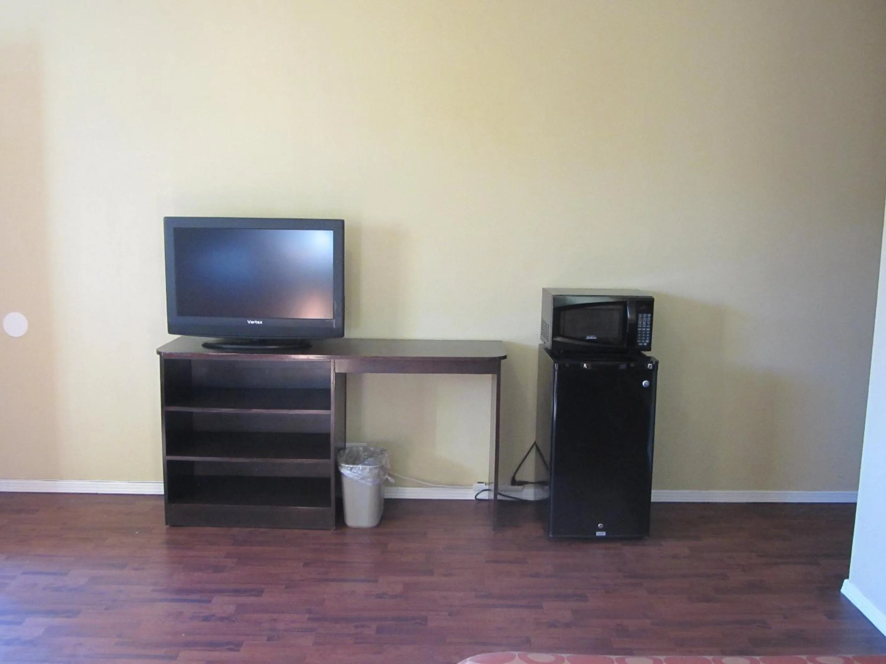 TV and multimedia, TV/Entertainment Center in El Paso Inn TX - Airport