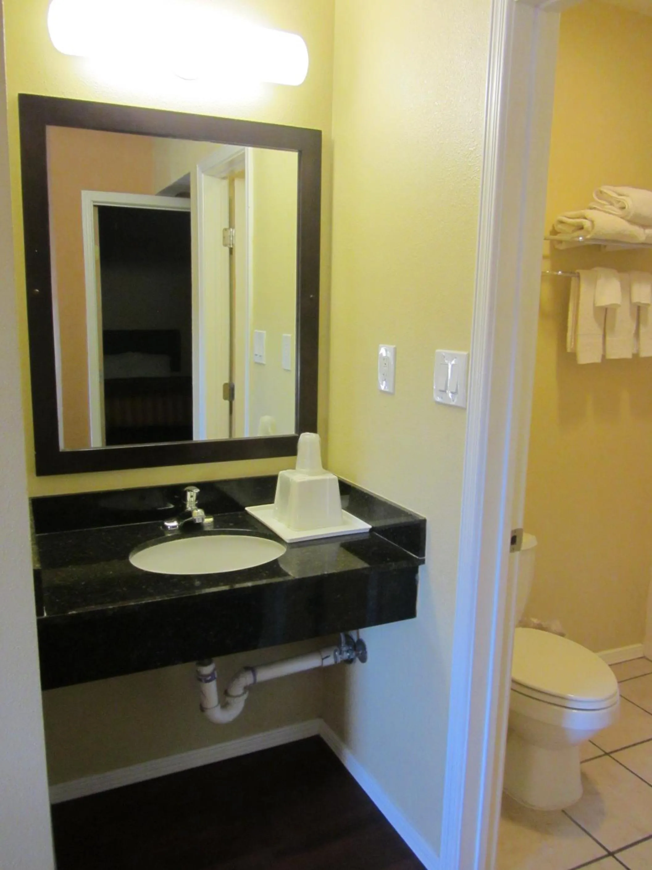 Bathroom in El Paso Inn TX - Airport