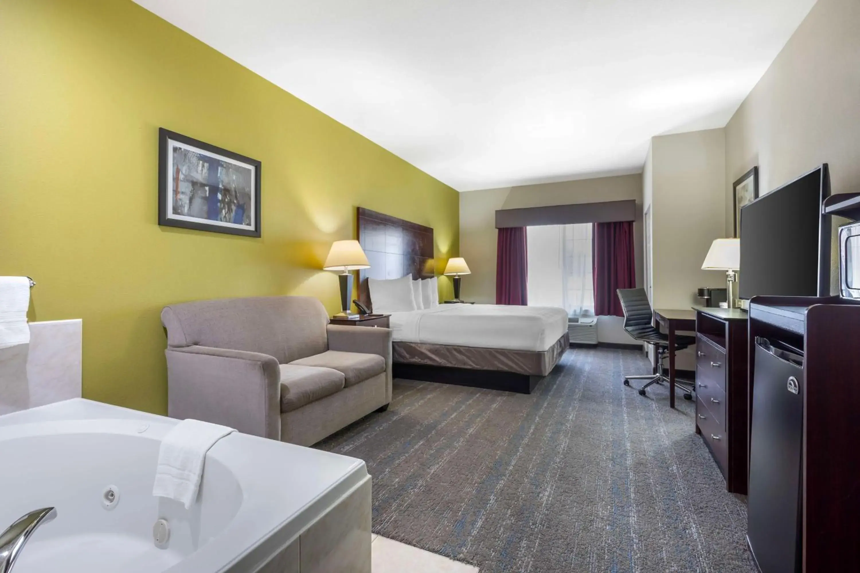 Bedroom, Bed in Best Western Plus Mansfield Inn & Suites Bedroom, Bed in Best Western Plus Mansfield Inn & Suites