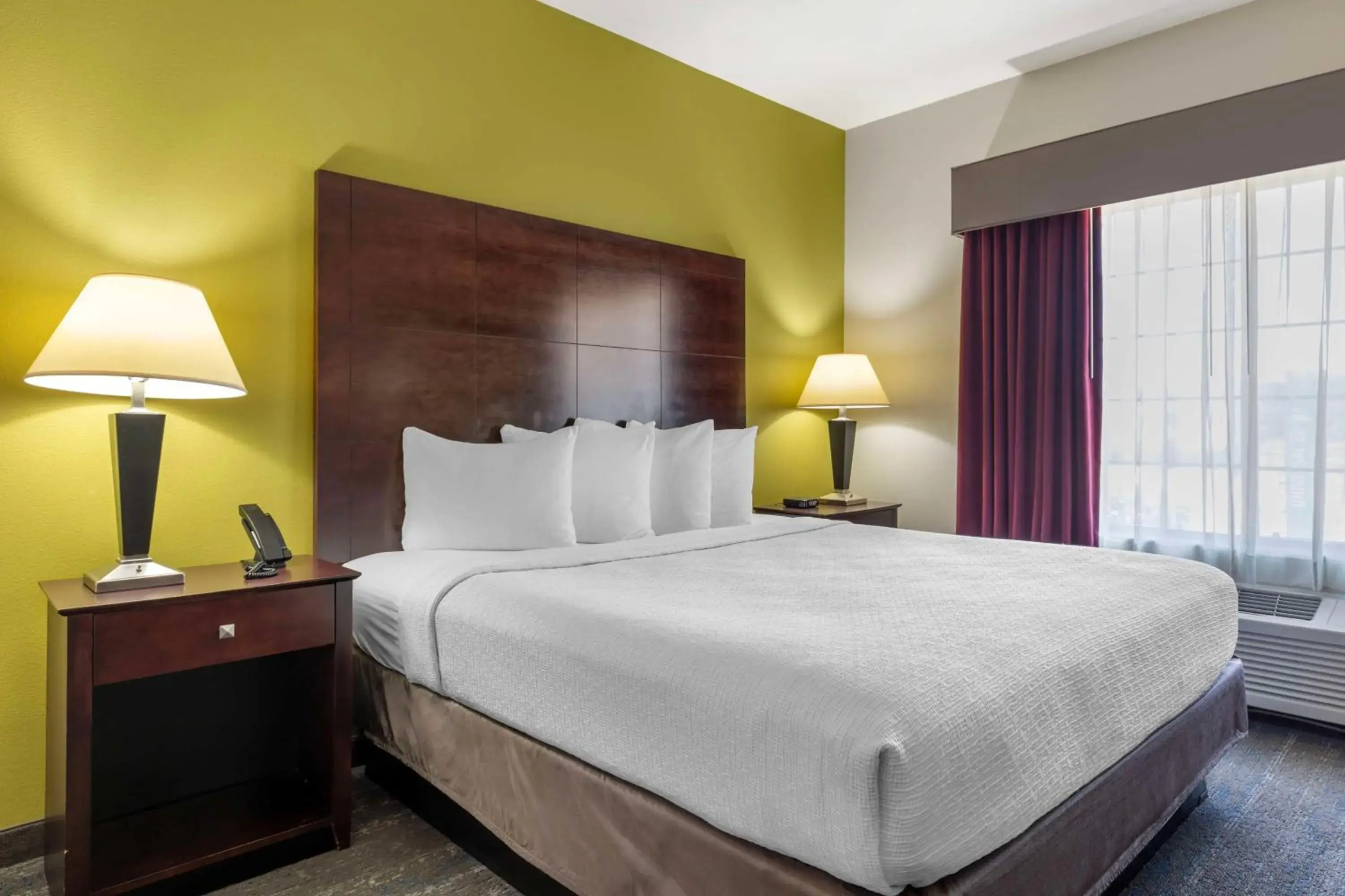 Bedroom, Bed in Best Western Plus Mansfield Inn & Suites Bedroom, Bed in Best Western Plus Mansfield Inn & Suites