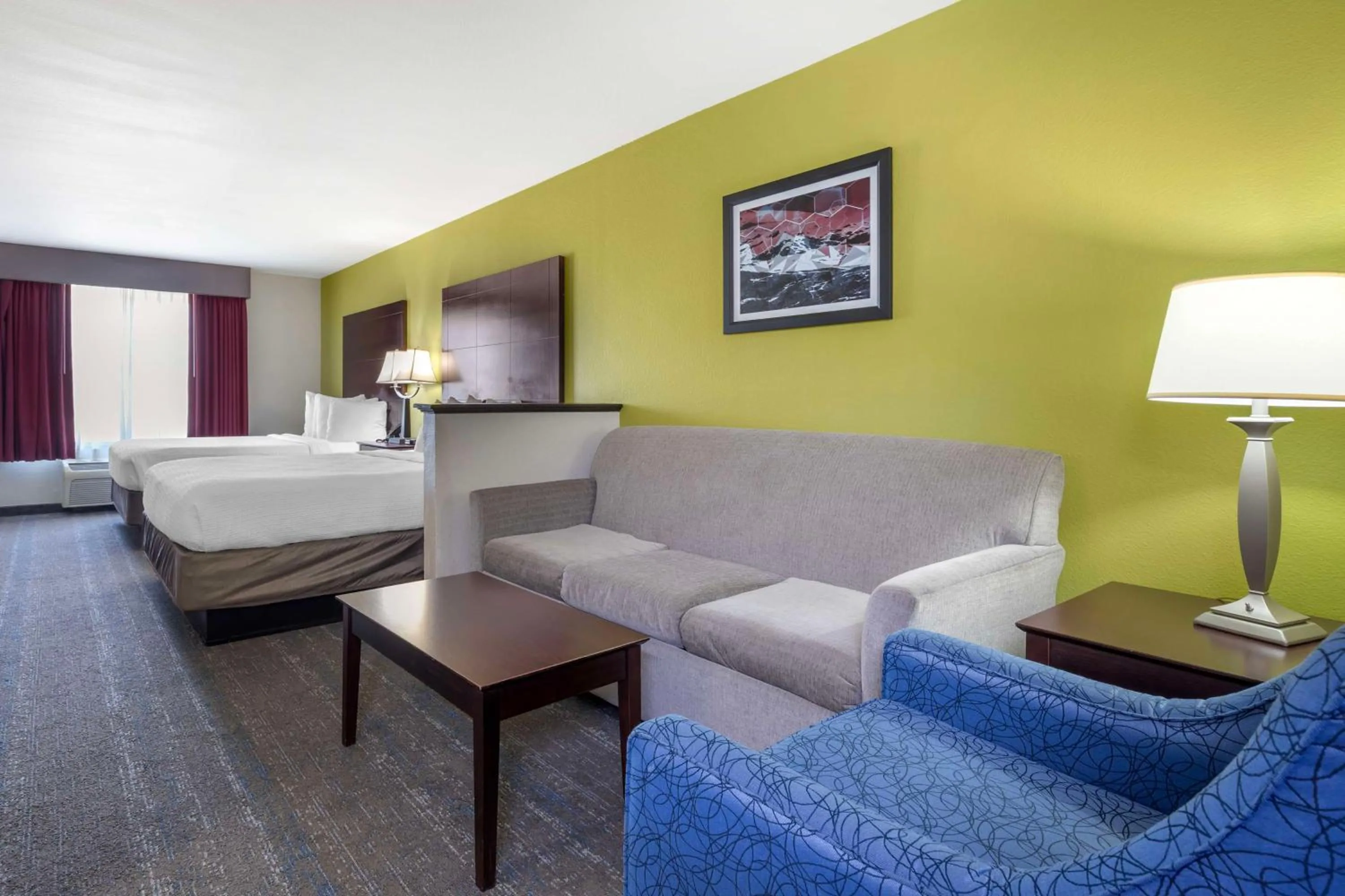 Photo of the whole room, Bed in Best Western Plus Mansfield Inn & Suites