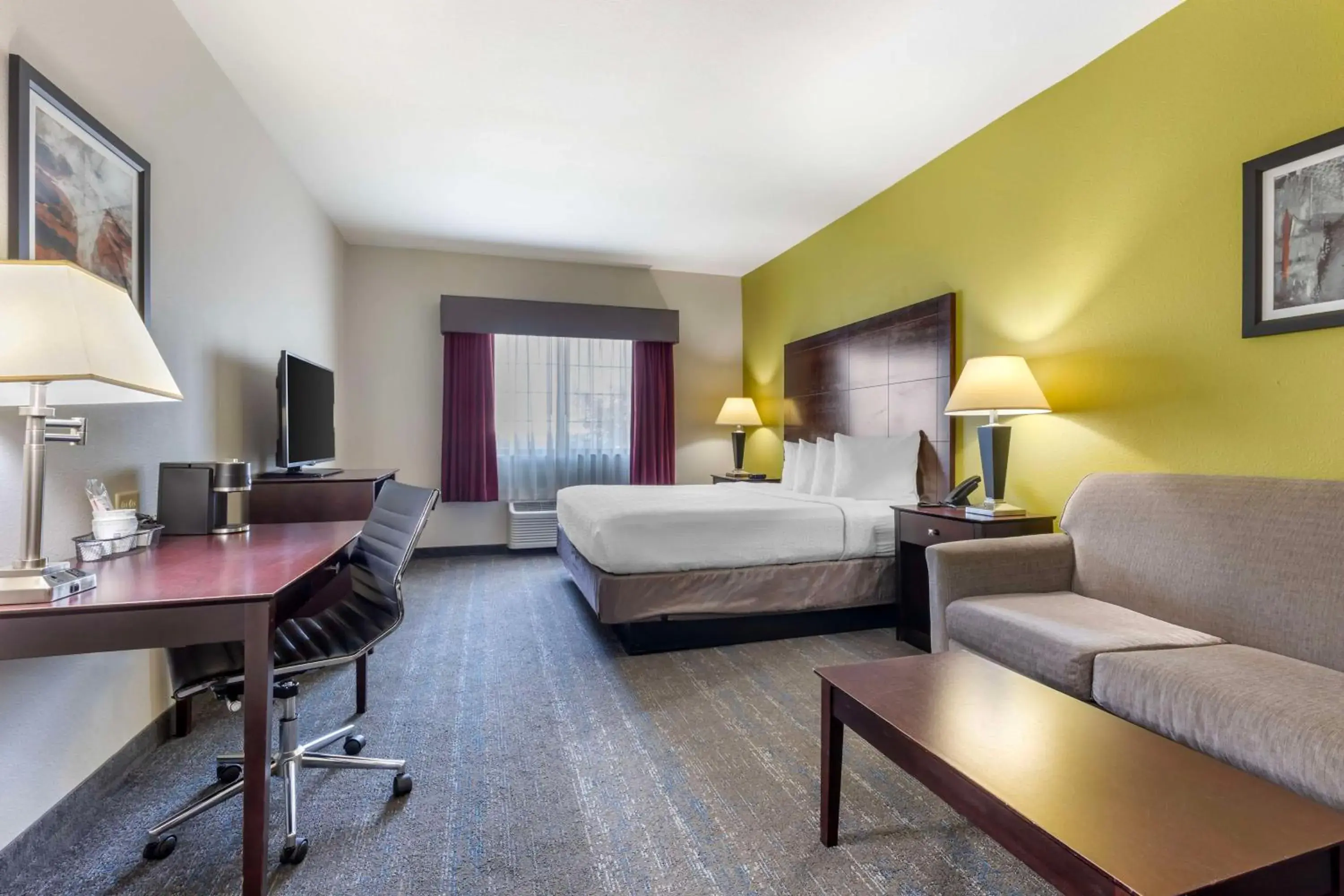 Bedroom, Bed in Best Western Plus Mansfield Inn & Suites Bedroom, Bed in Best Western Plus Mansfield Inn & Suites
