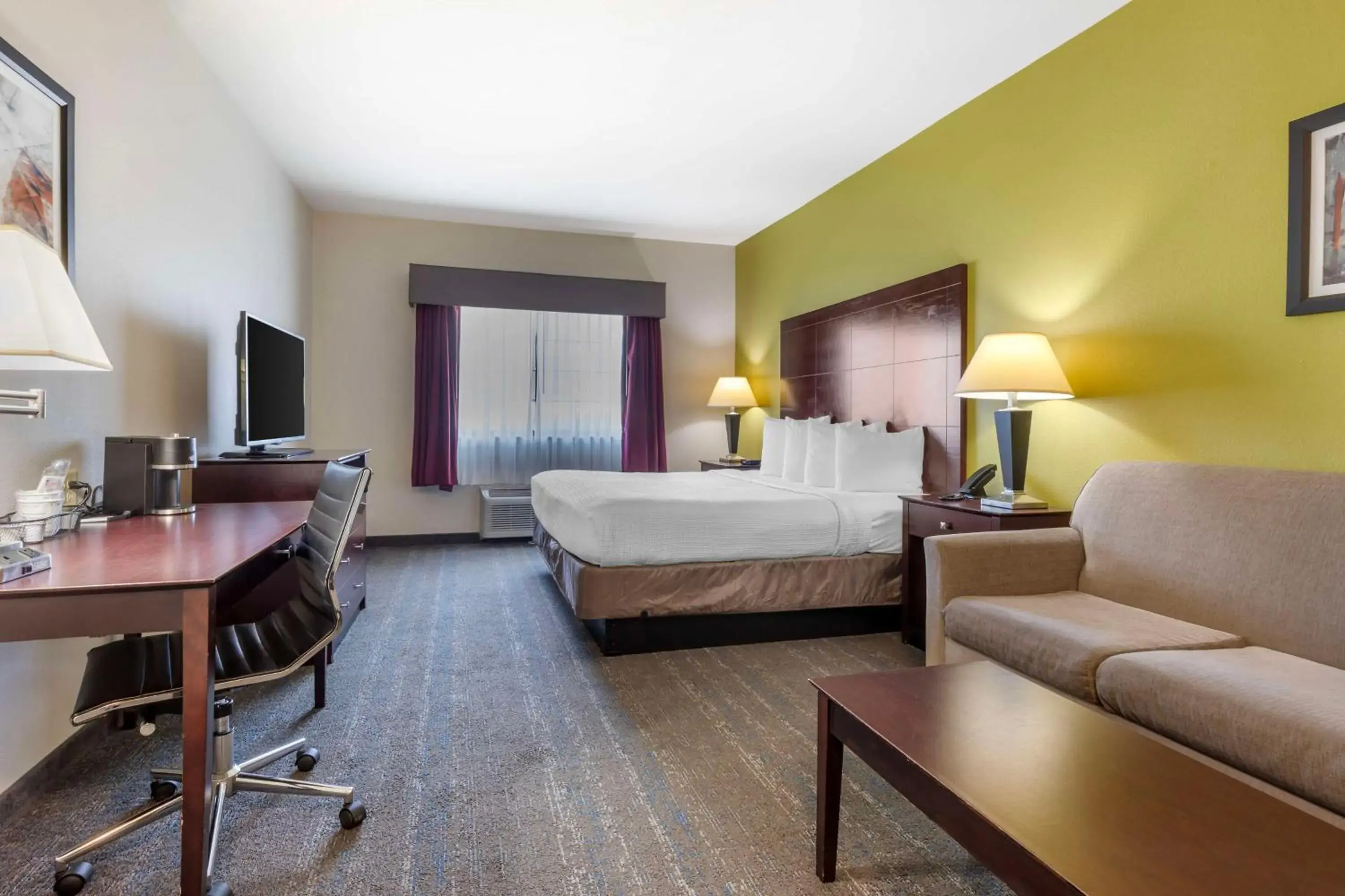 King Room - Disability Access in Best Western Plus Mansfield Inn & Suites King Room - Disability Access in Best Western Plus Mansfield Inn & Suites