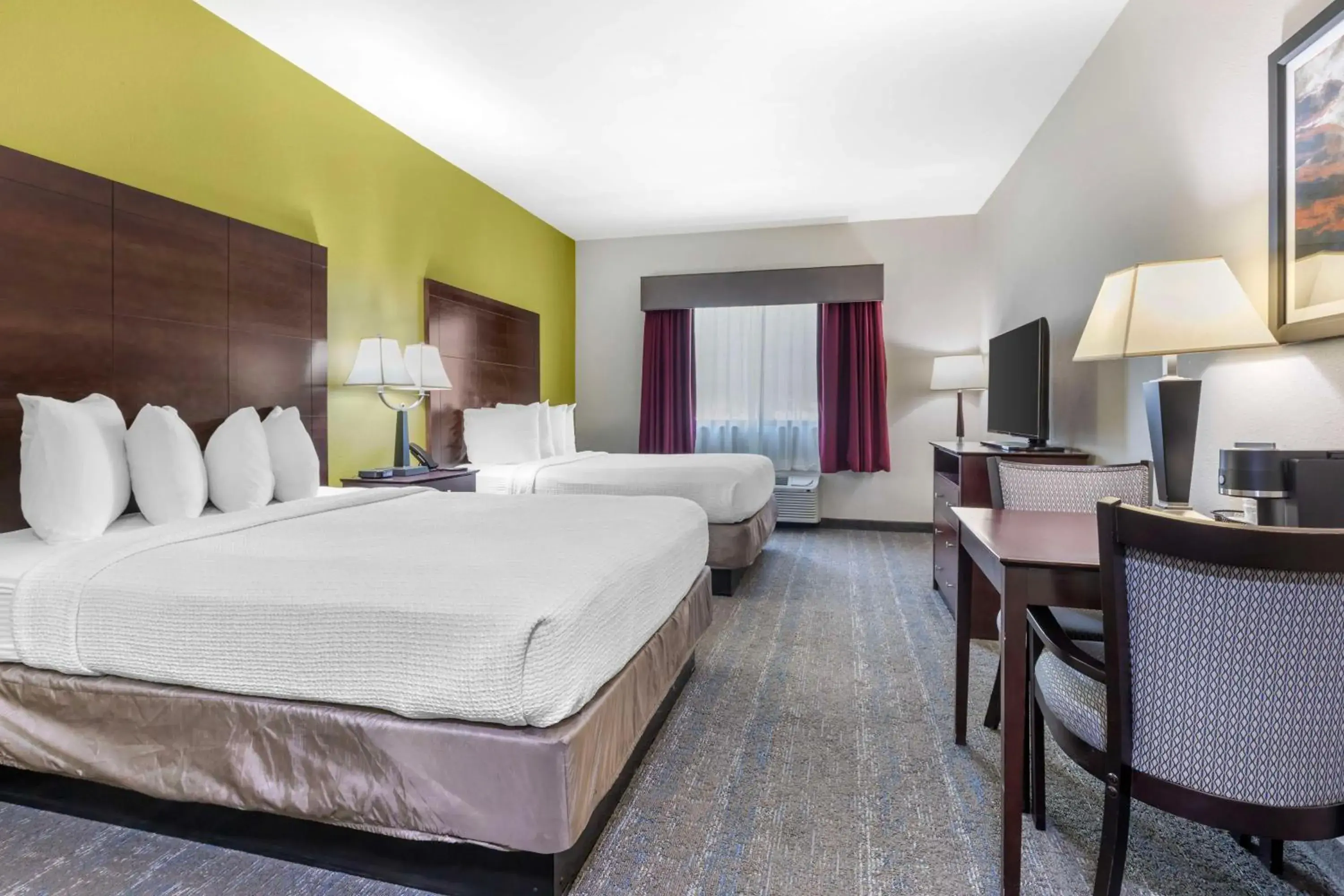 Bedroom, Bed in Best Western Plus Mansfield Inn & Suites Bedroom, Bed in Best Western Plus Mansfield Inn & Suites