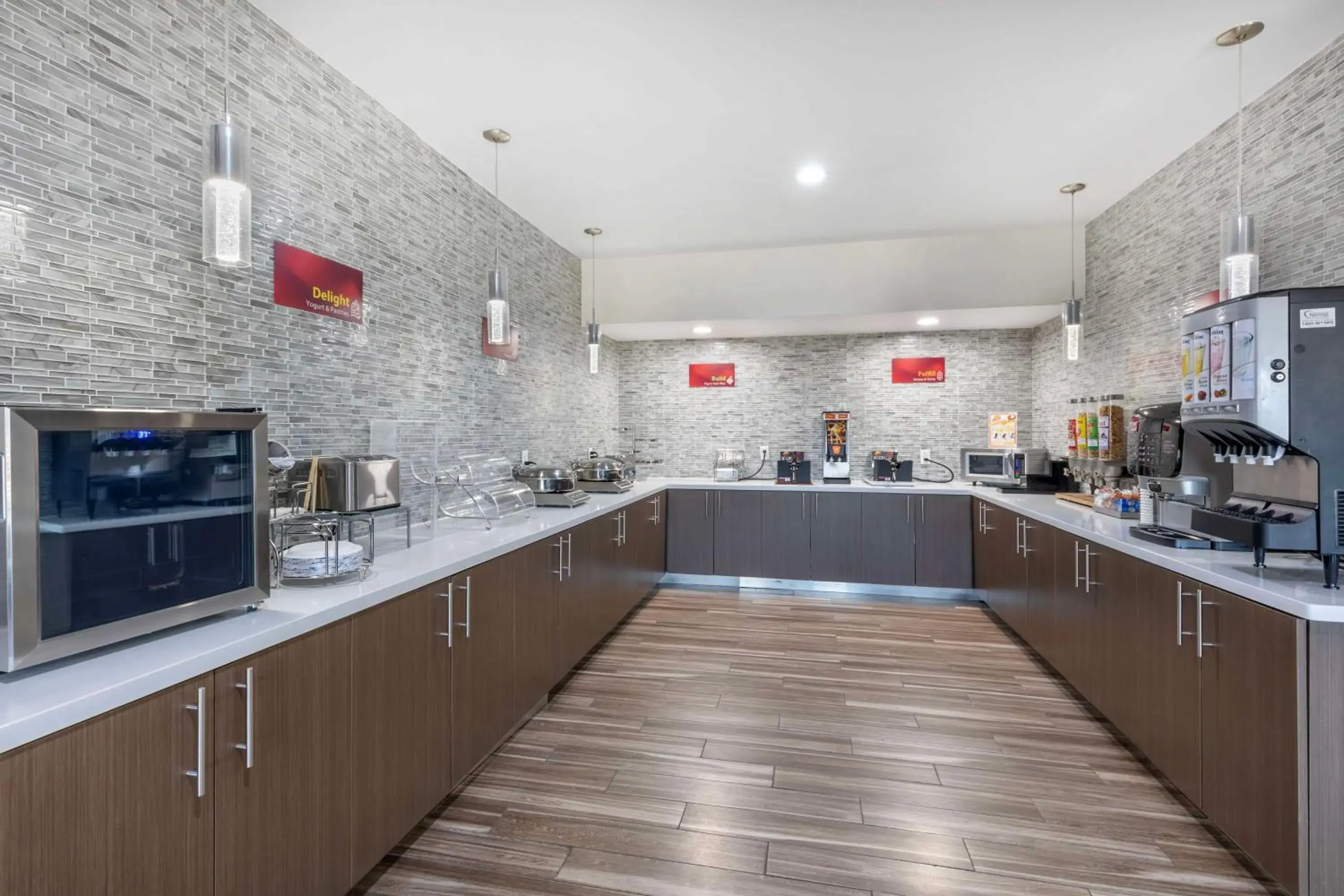 Breakfast in Best Western Plus Mansfield Inn & Suites Breakfast in Best Western Plus Mansfield Inn & Suites