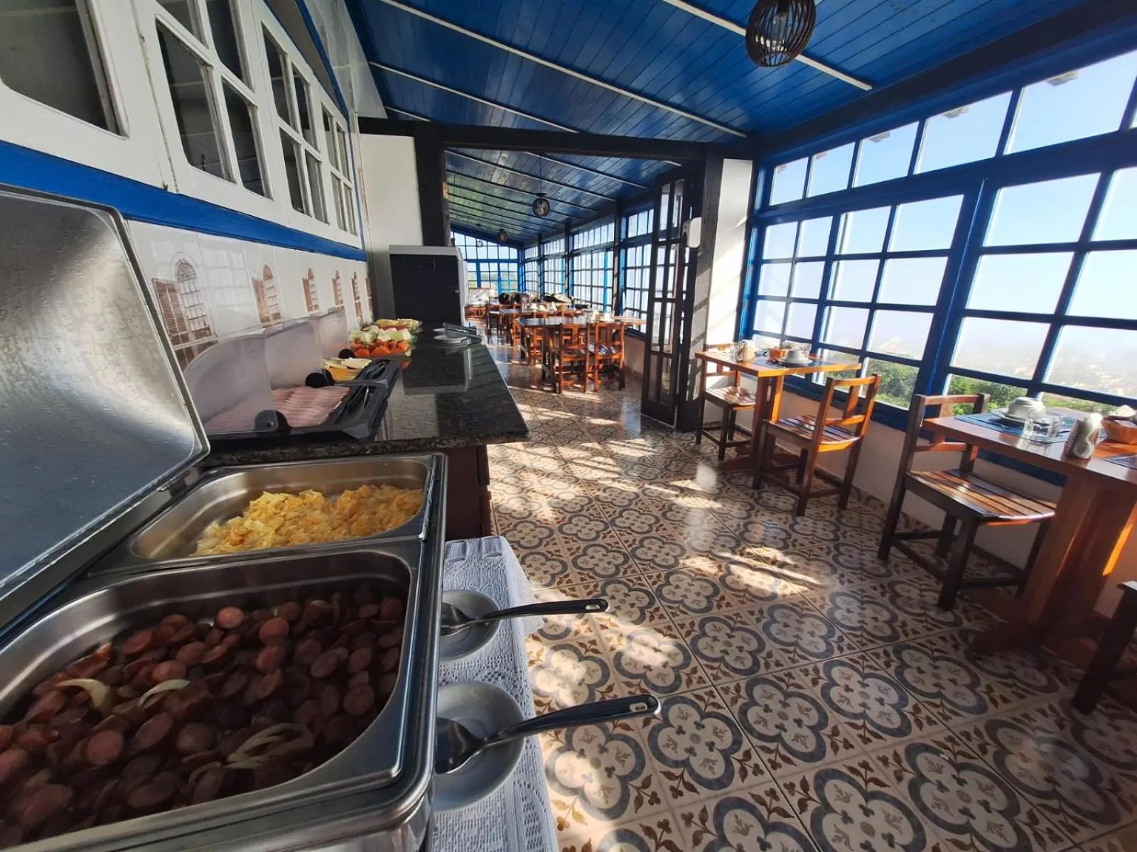 Buffet breakfast in Pousada Tanto Mar