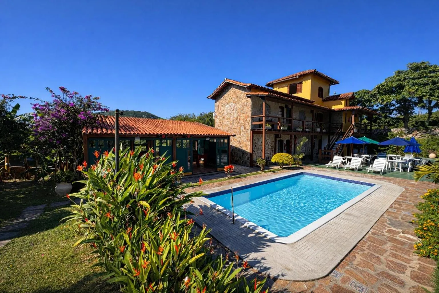 Pool view in Pousada Tanto Mar