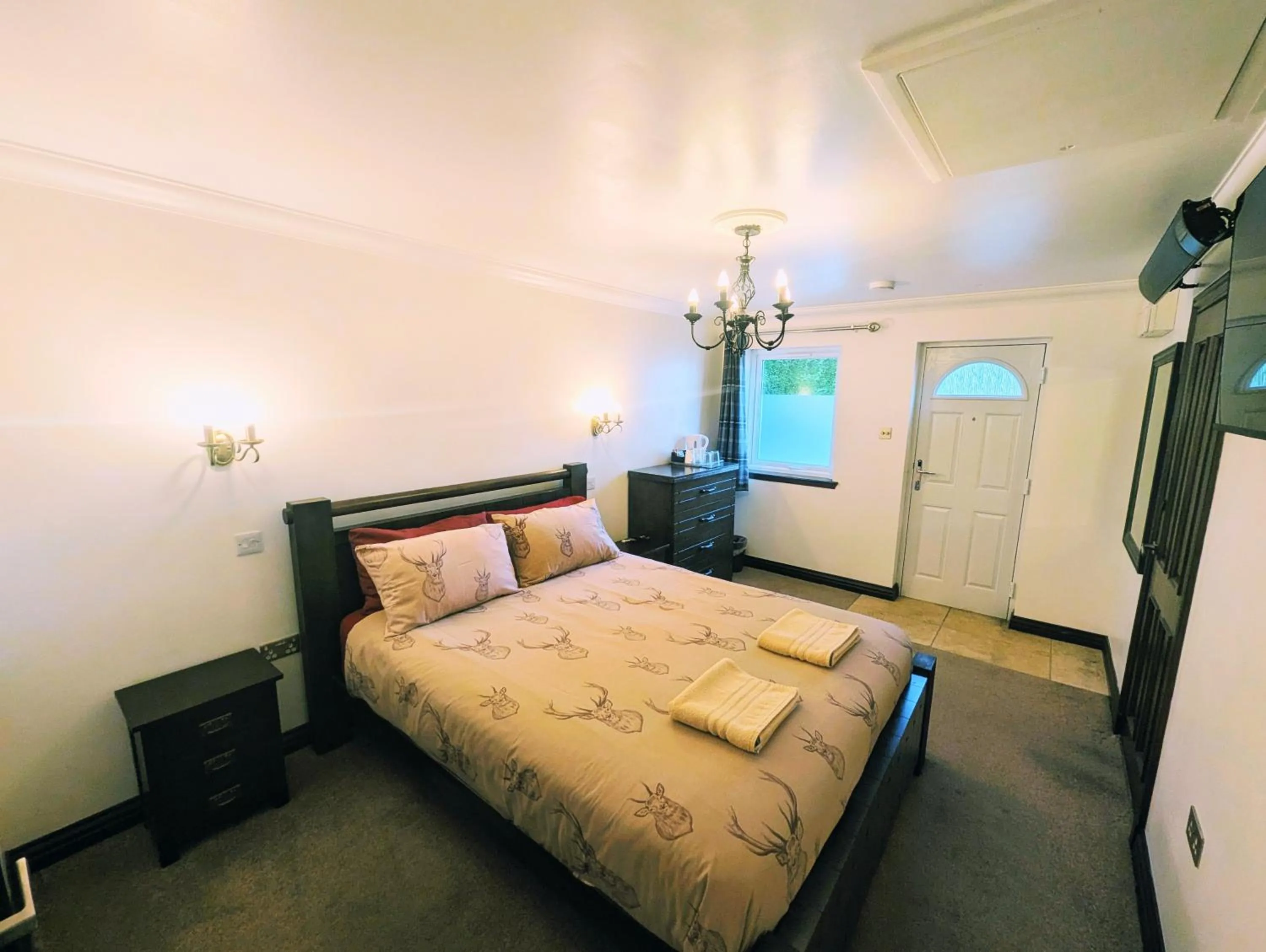 Bed in Whitehouse B&B