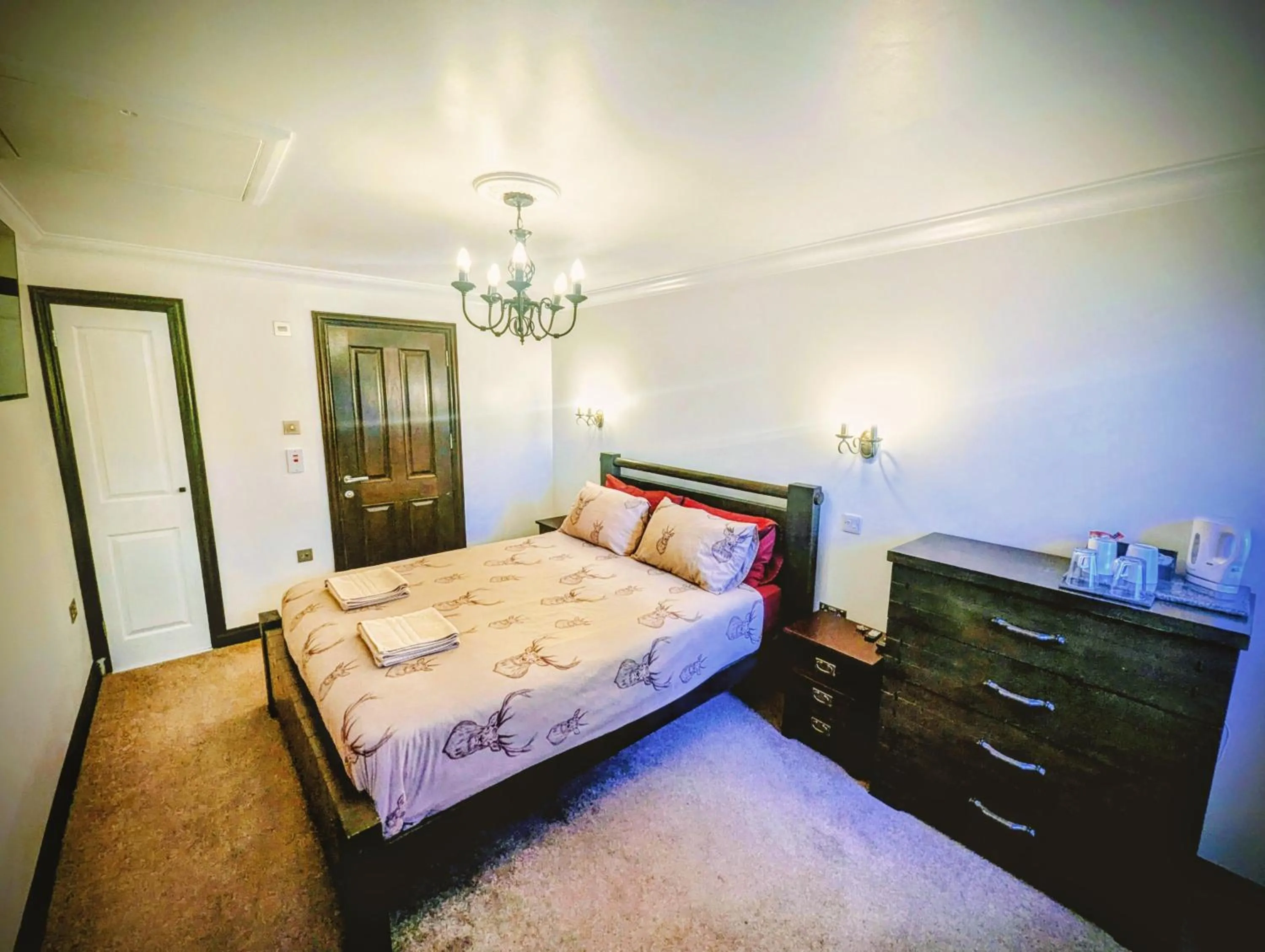 Bed in Whitehouse B&B