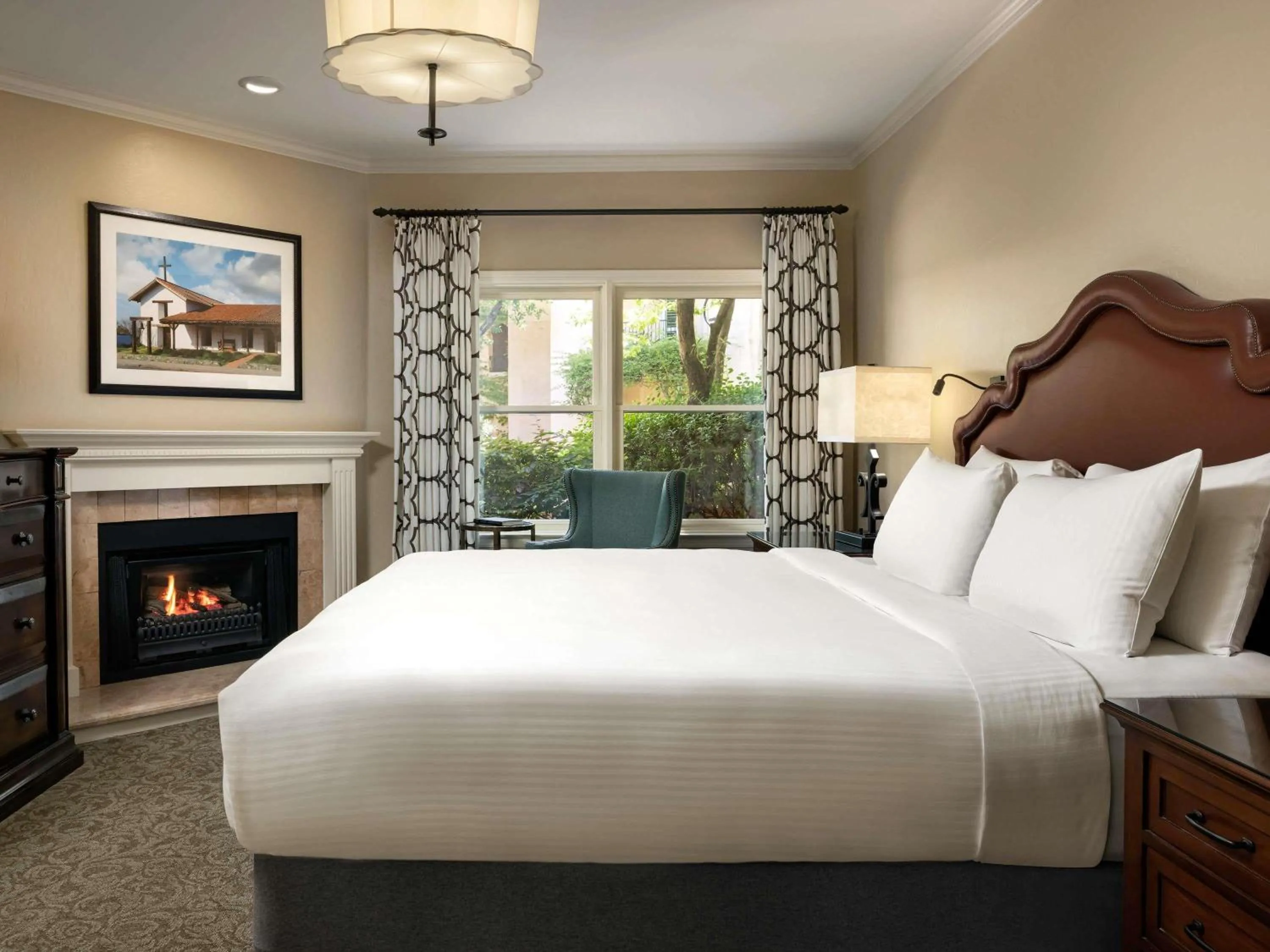 Bedroom, Bed in Fairmont Sonoma Mission Inn & Spa