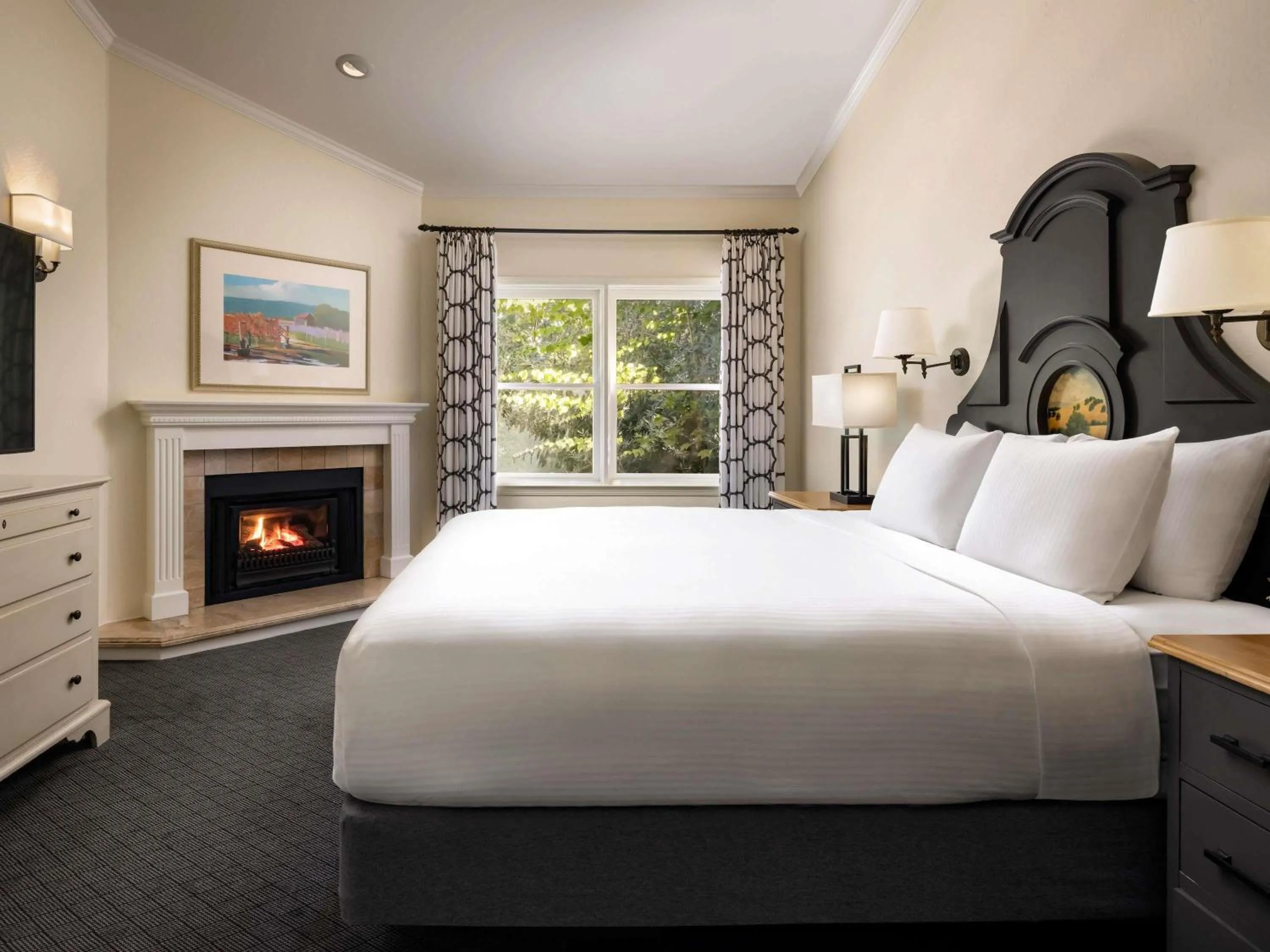 Photo of the whole room, Bed in Fairmont Sonoma Mission Inn & Spa