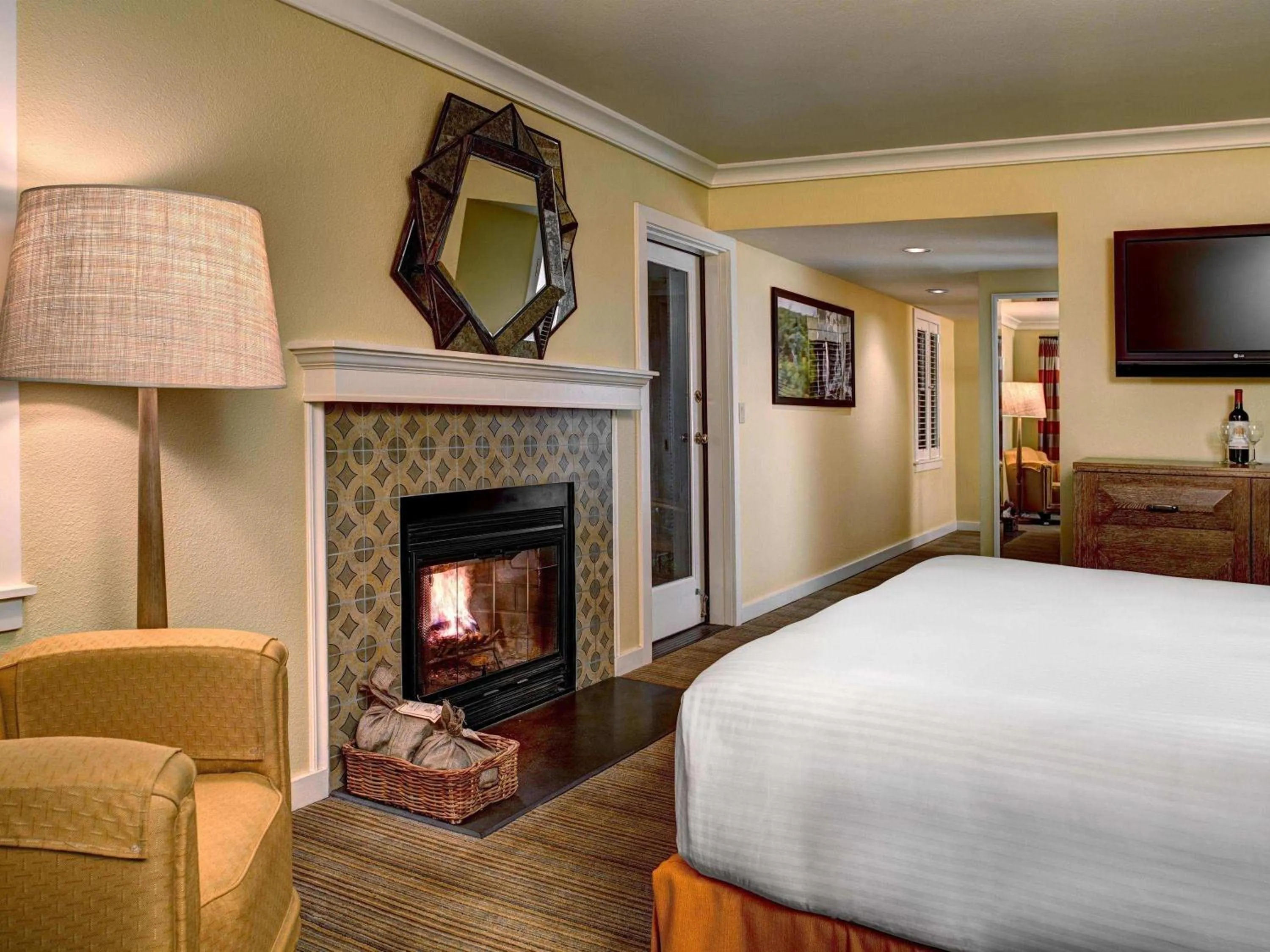 Bedroom, Bed in Fairmont Sonoma Mission Inn & Spa